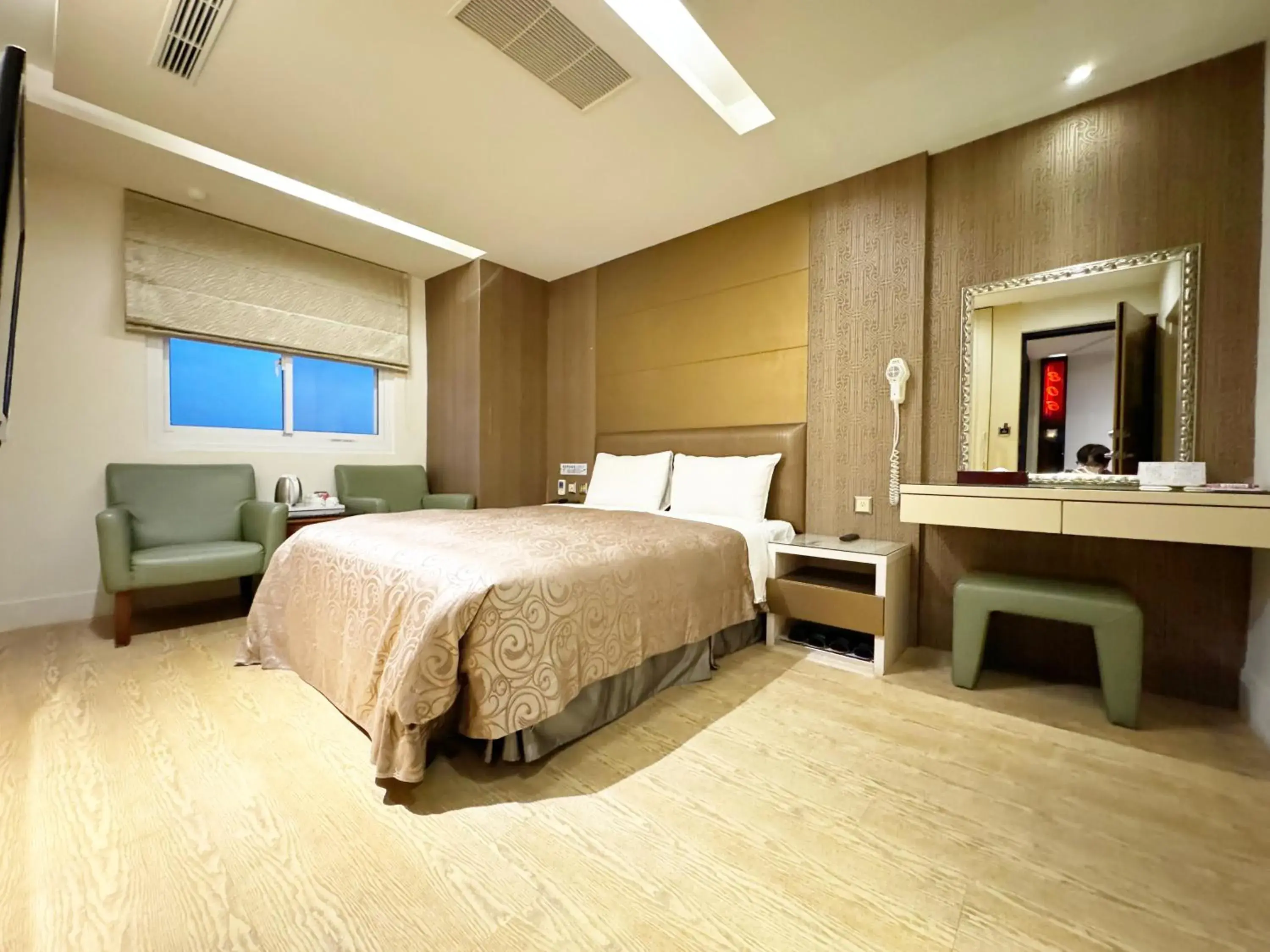 Photo of the whole room, Bed in Ai-Lai Fashion Hotel