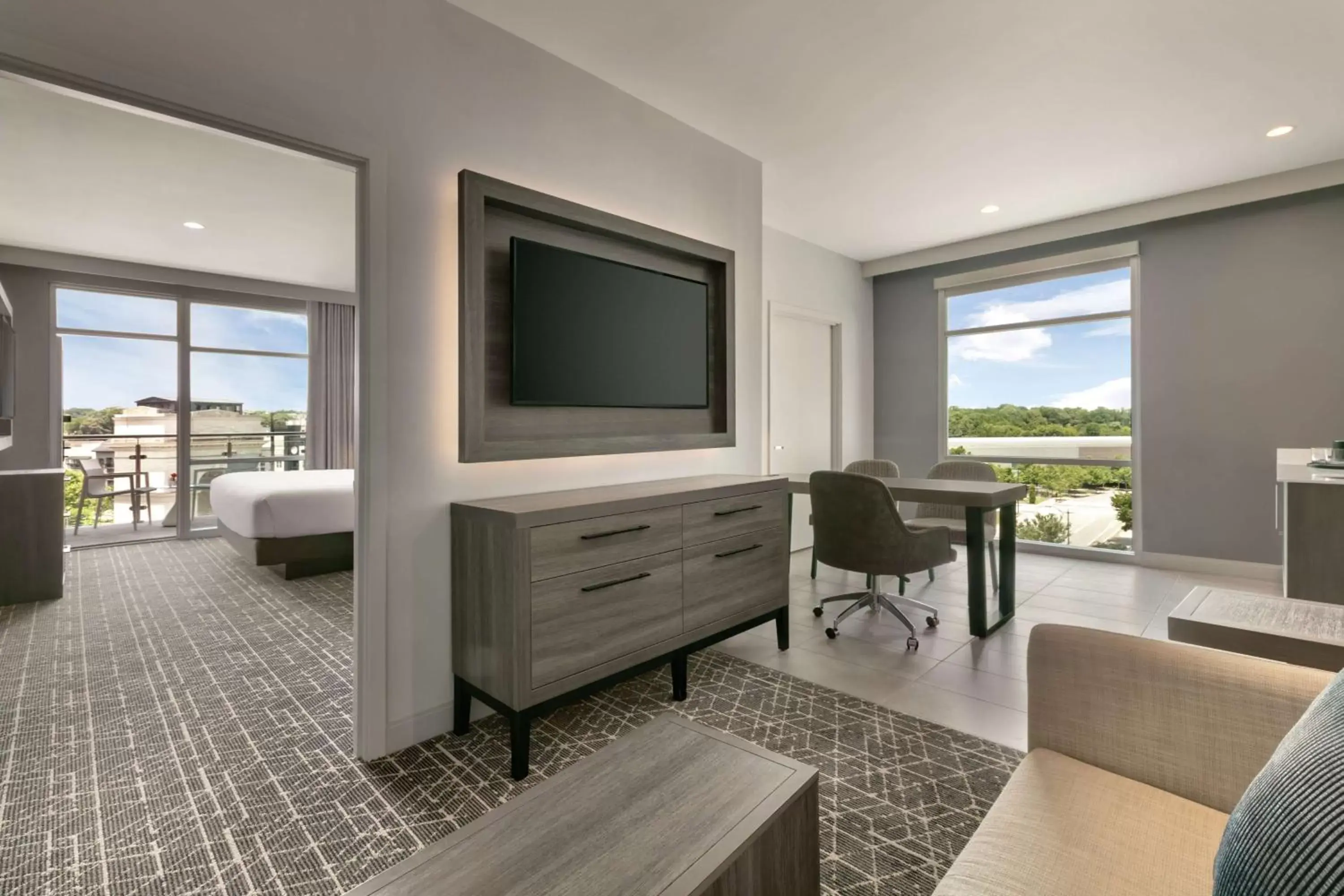 Bedroom, TV/Entertainment Center in Embassy Suites by Hilton Atlanta Midtown