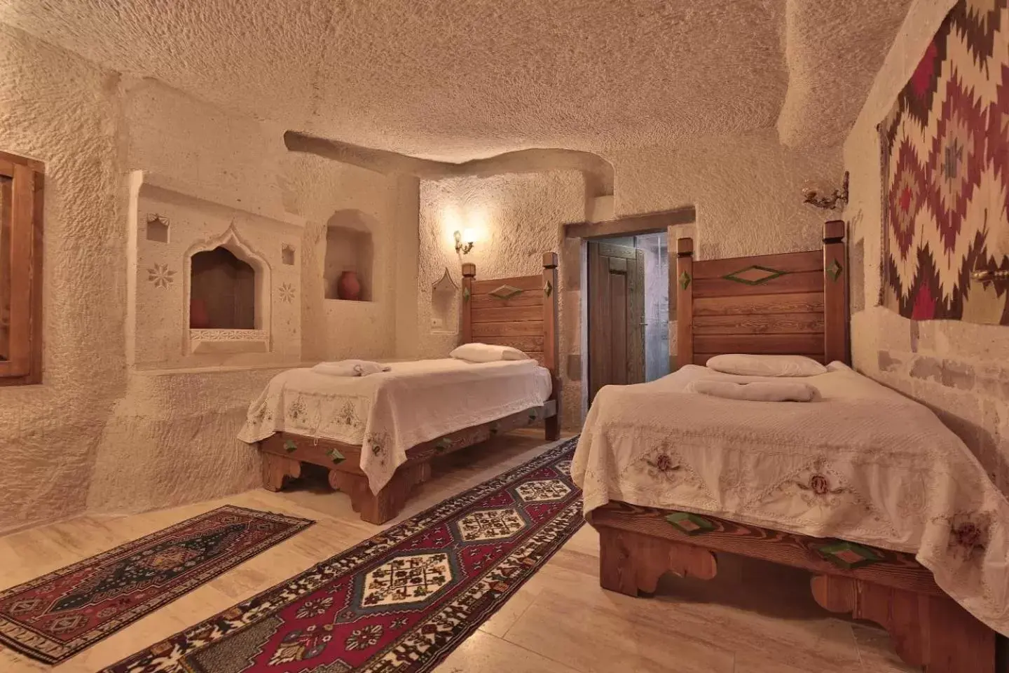 Bedroom, Bed in Local Cave House Hotel