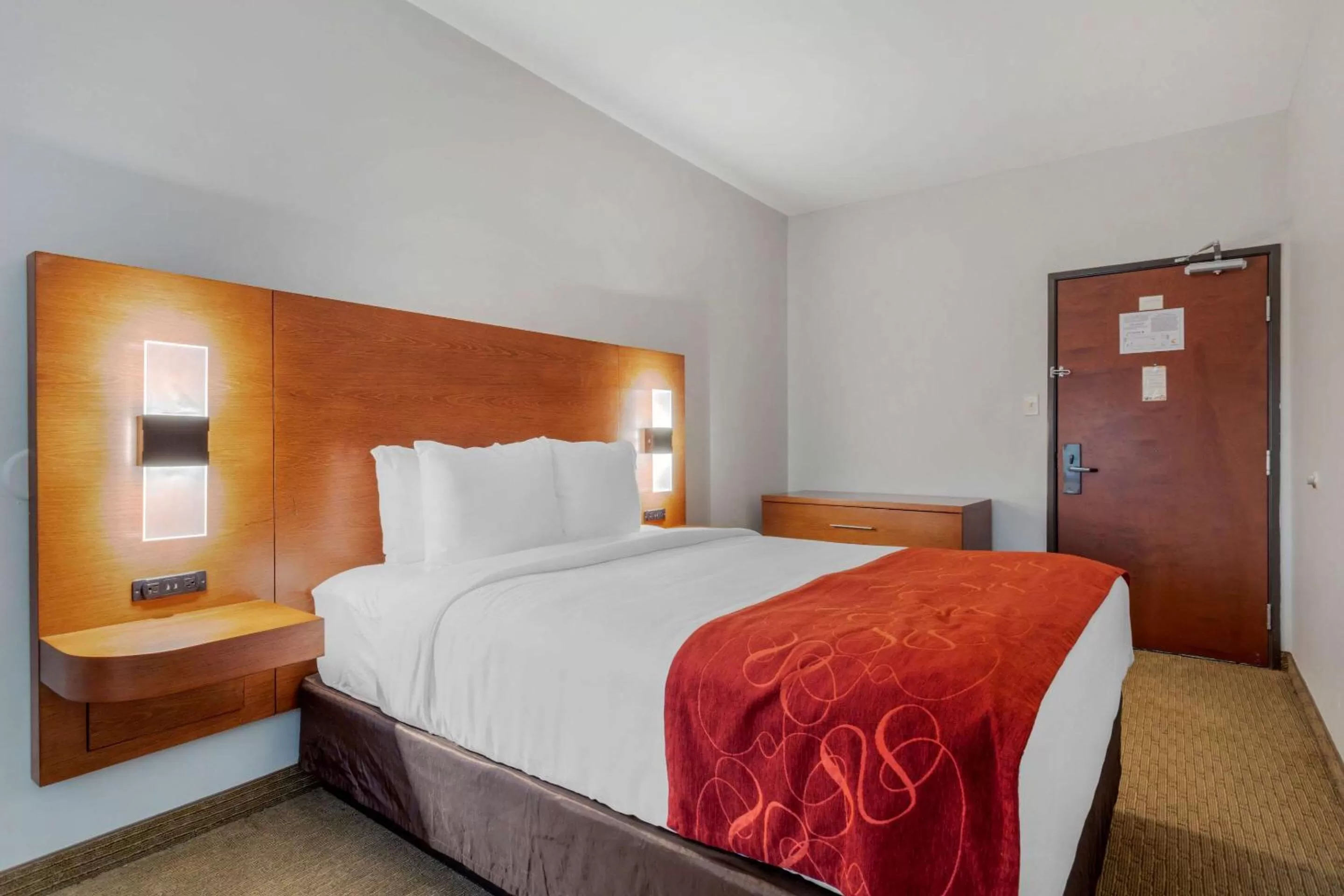 Bed in Comfort Suites La Porte - Baytown