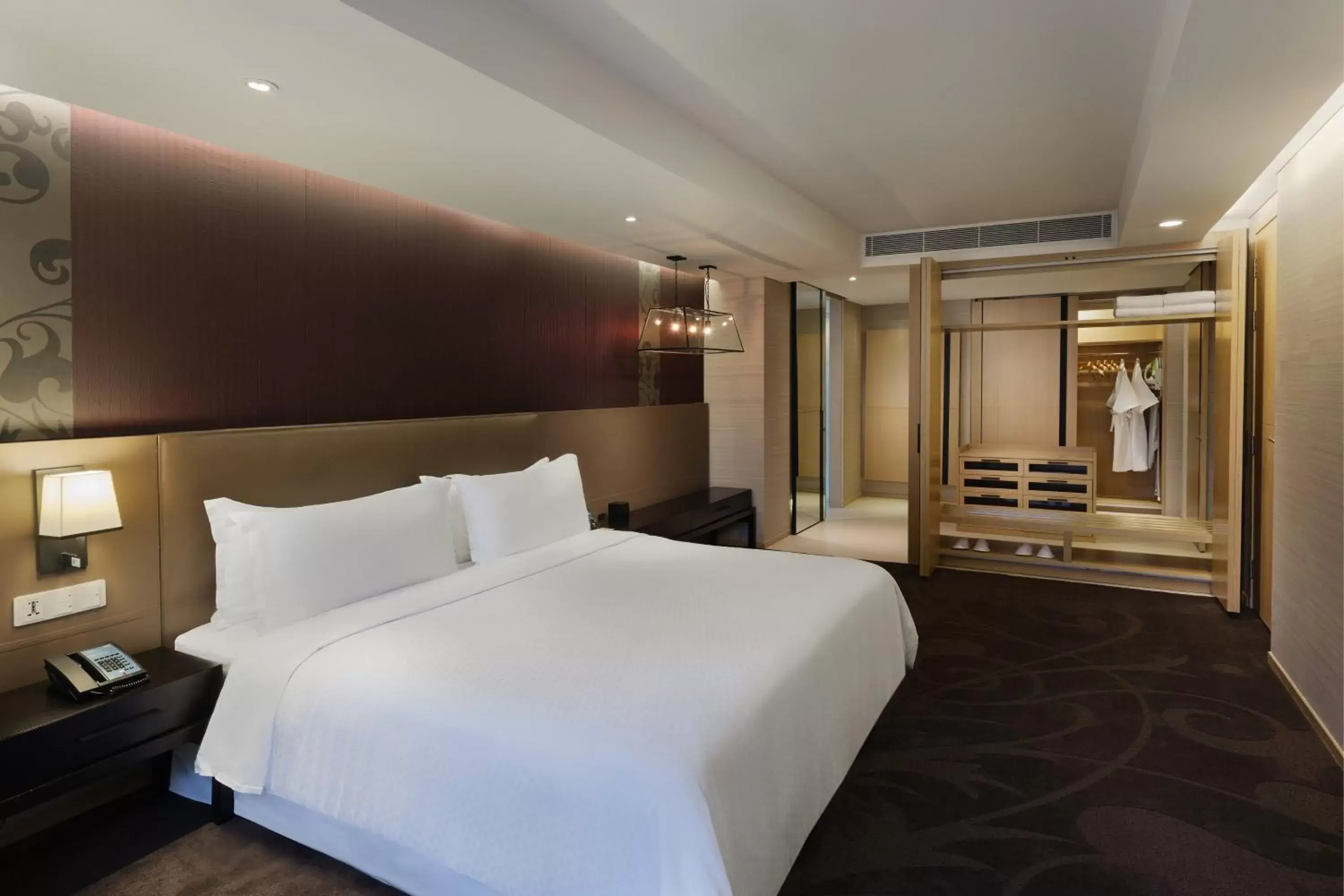 Bedroom, Bed in Four Points by Sheraton Bangkok, Sukhumvit 15