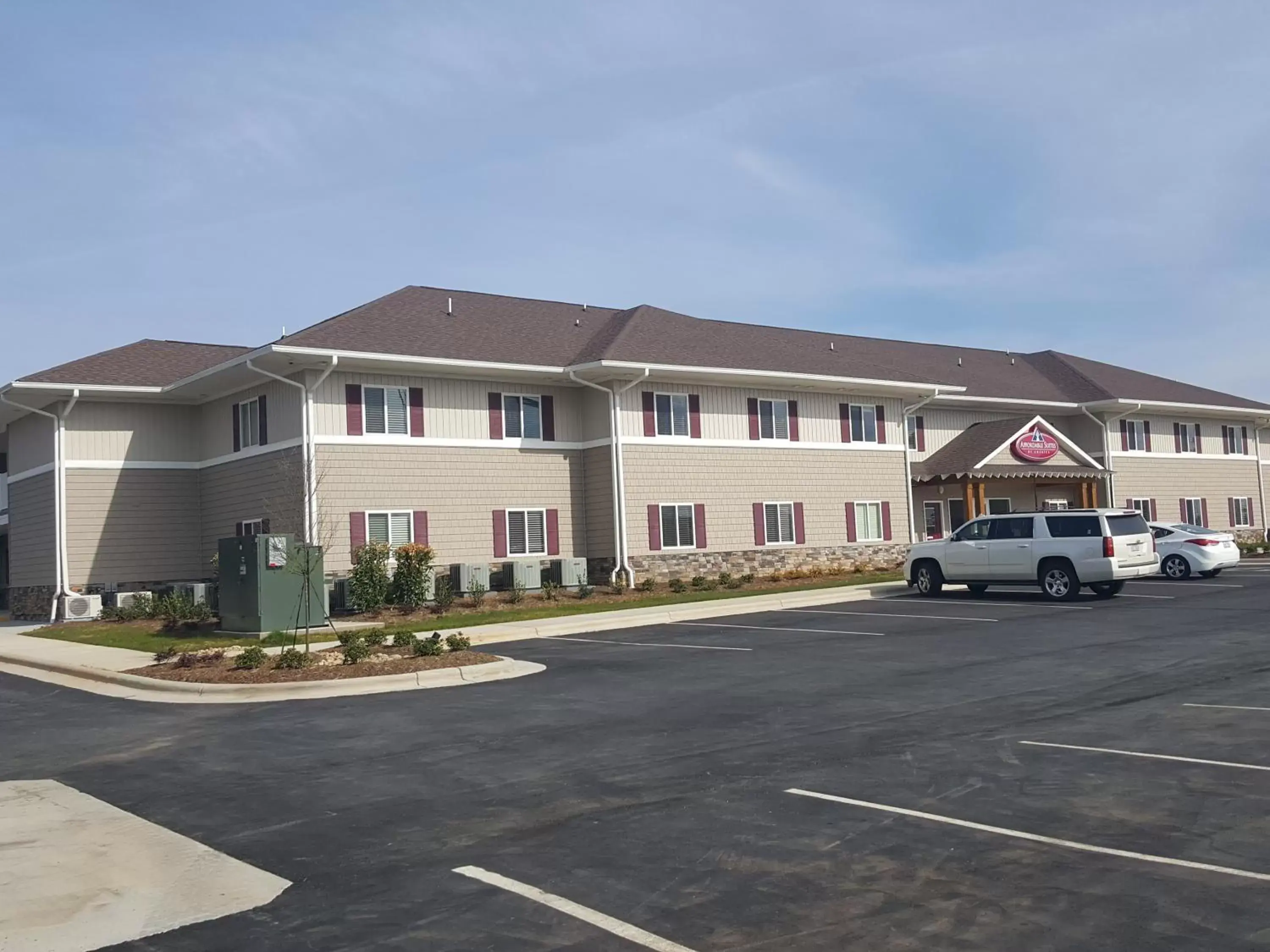 Property Building in Affordable Suites Mooresville