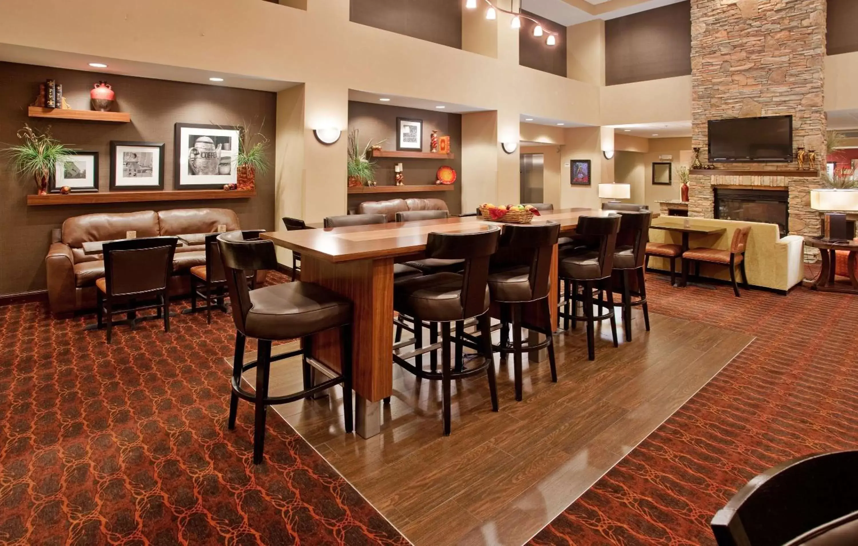 Lobby or reception, Restaurant/Places to Eat in Hampton Inn & Suites Watertown