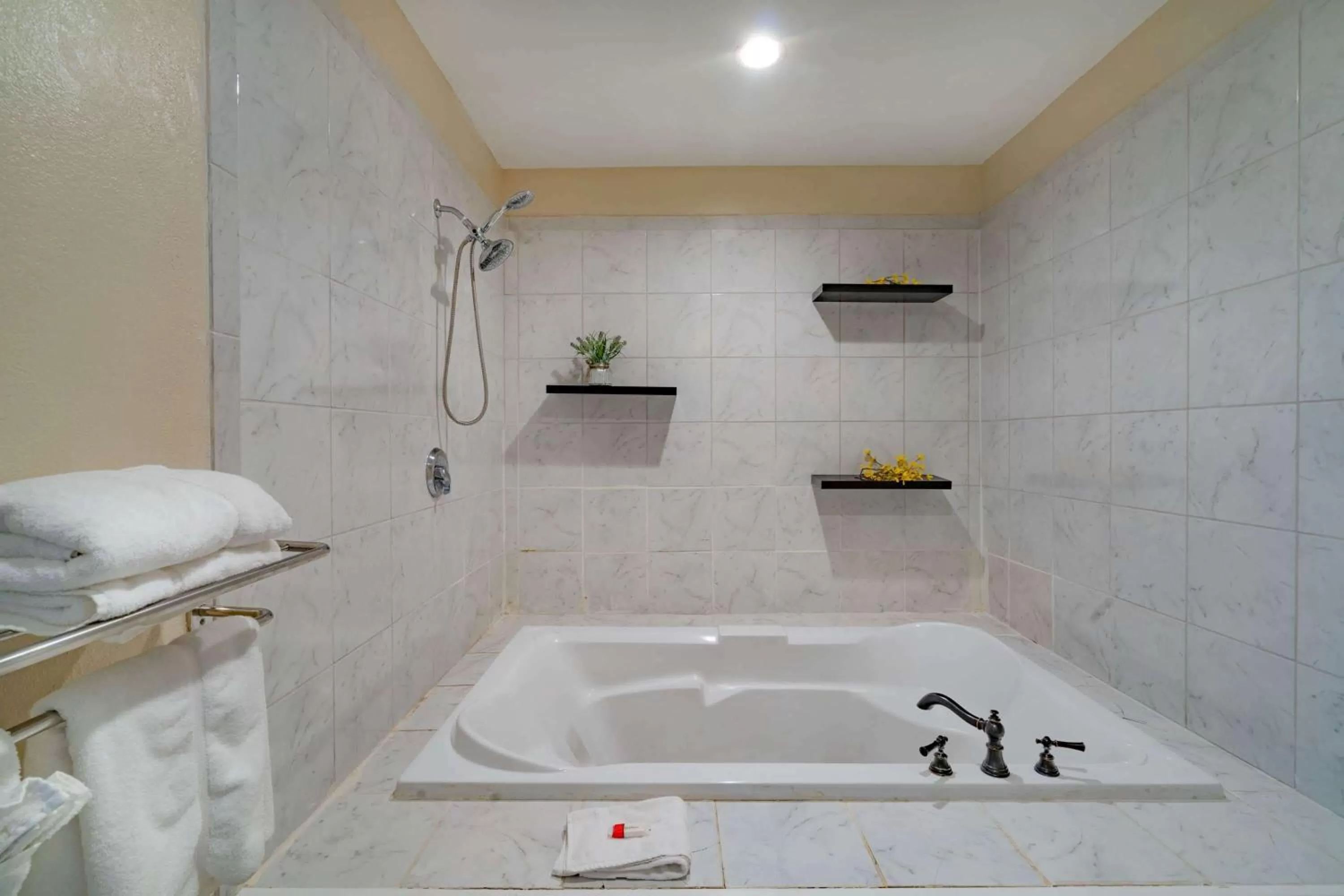 Bathroom in Baymont by Wyndham Hinesville Fort Stewart Area