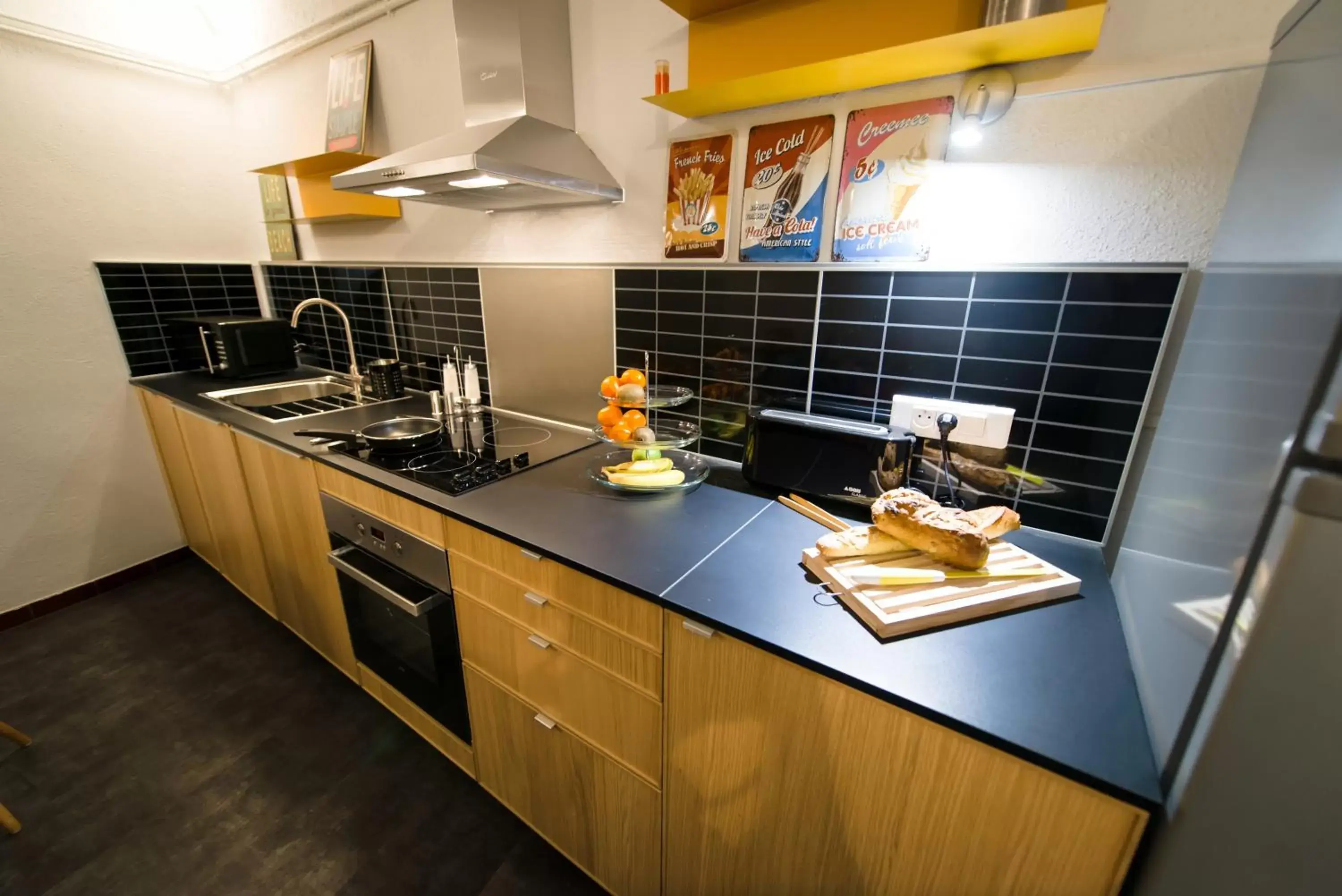 Communal kitchen, Kitchen/Kitchenette in La Maison Gustave