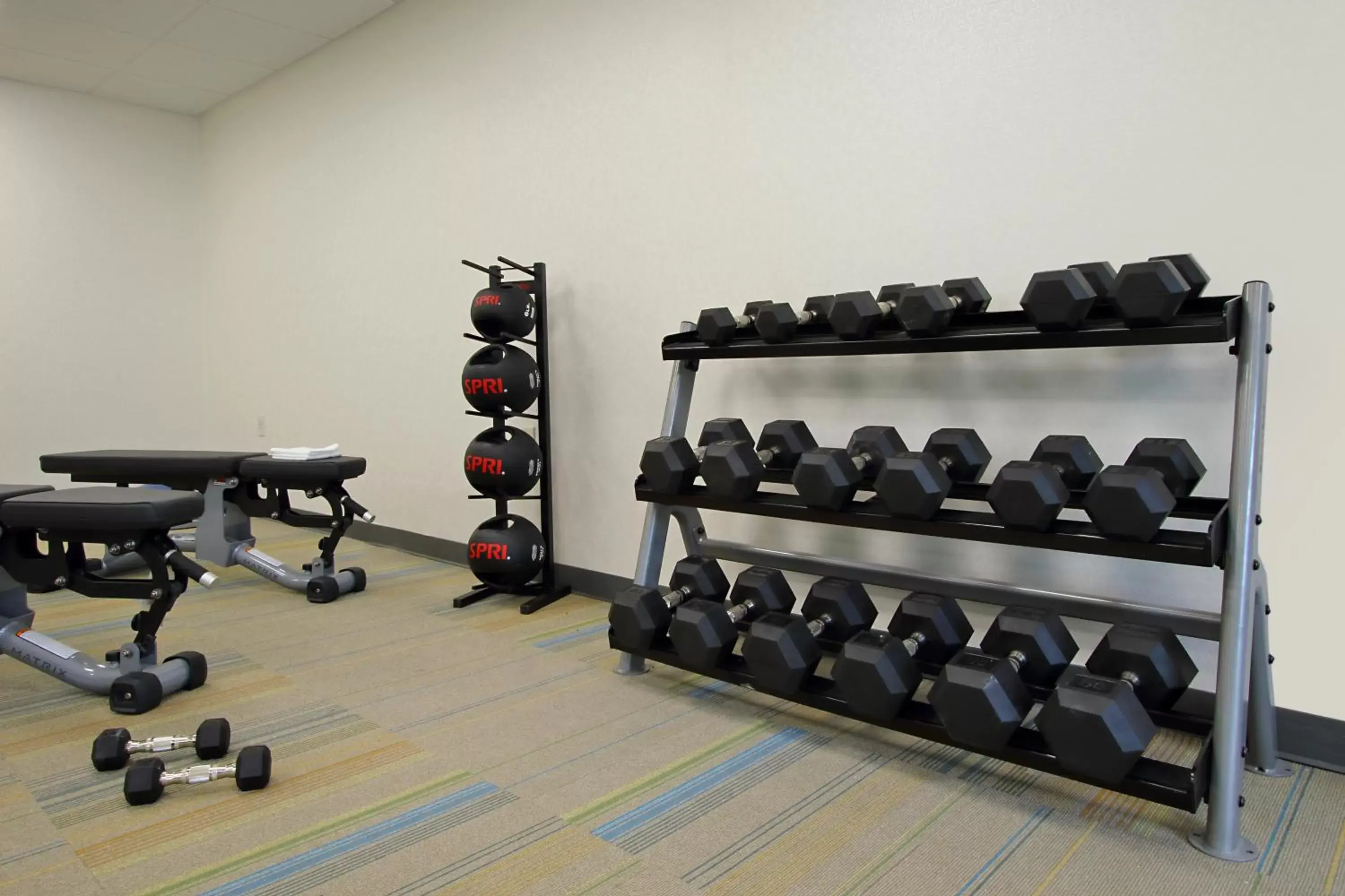 Fitness centre/facilities, Fitness Center/Facilities in Holiday Inn Express & Suites - Columbus North, an IHG Hotel