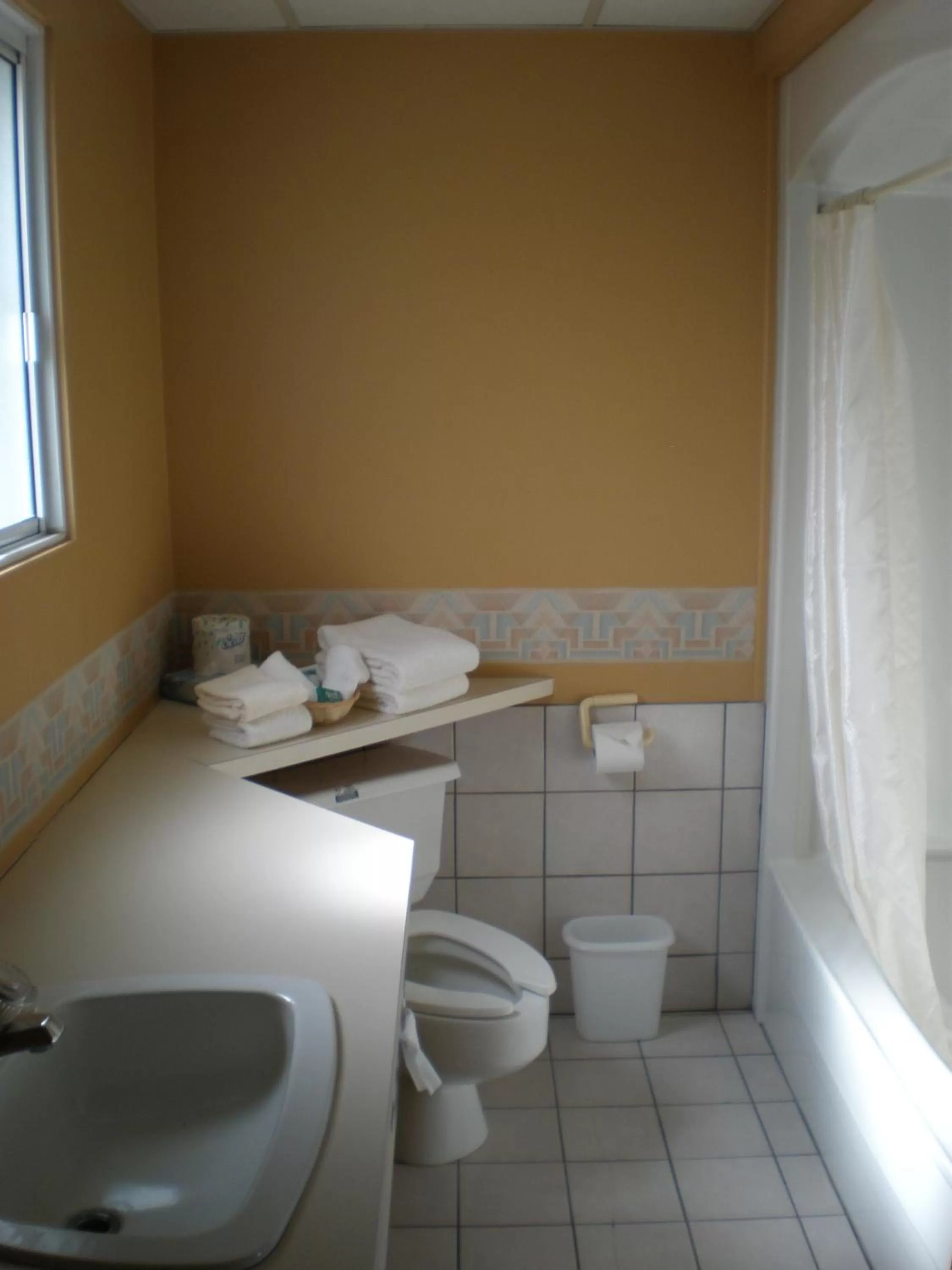 Bathroom in Auberge le Parasol