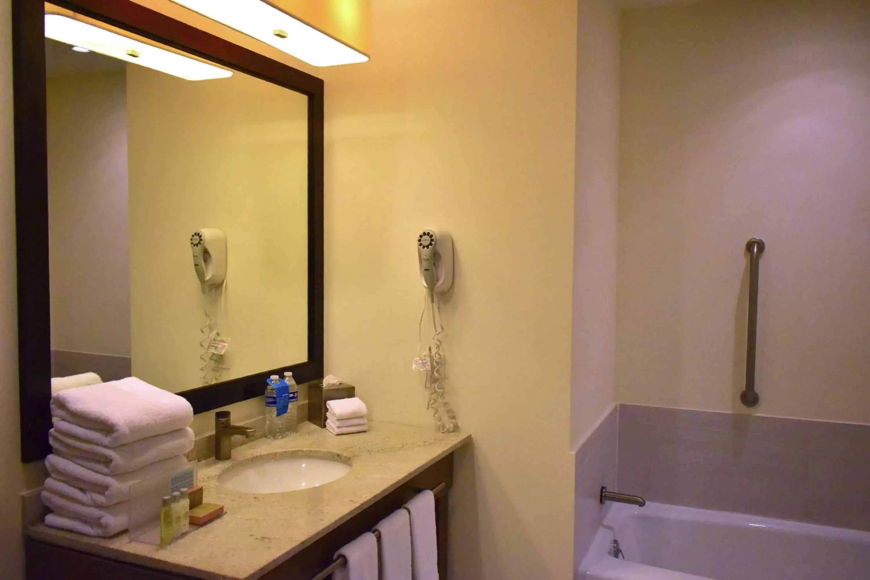 Bathroom in Hampton Inn by Hilton Ciudad del Carmen