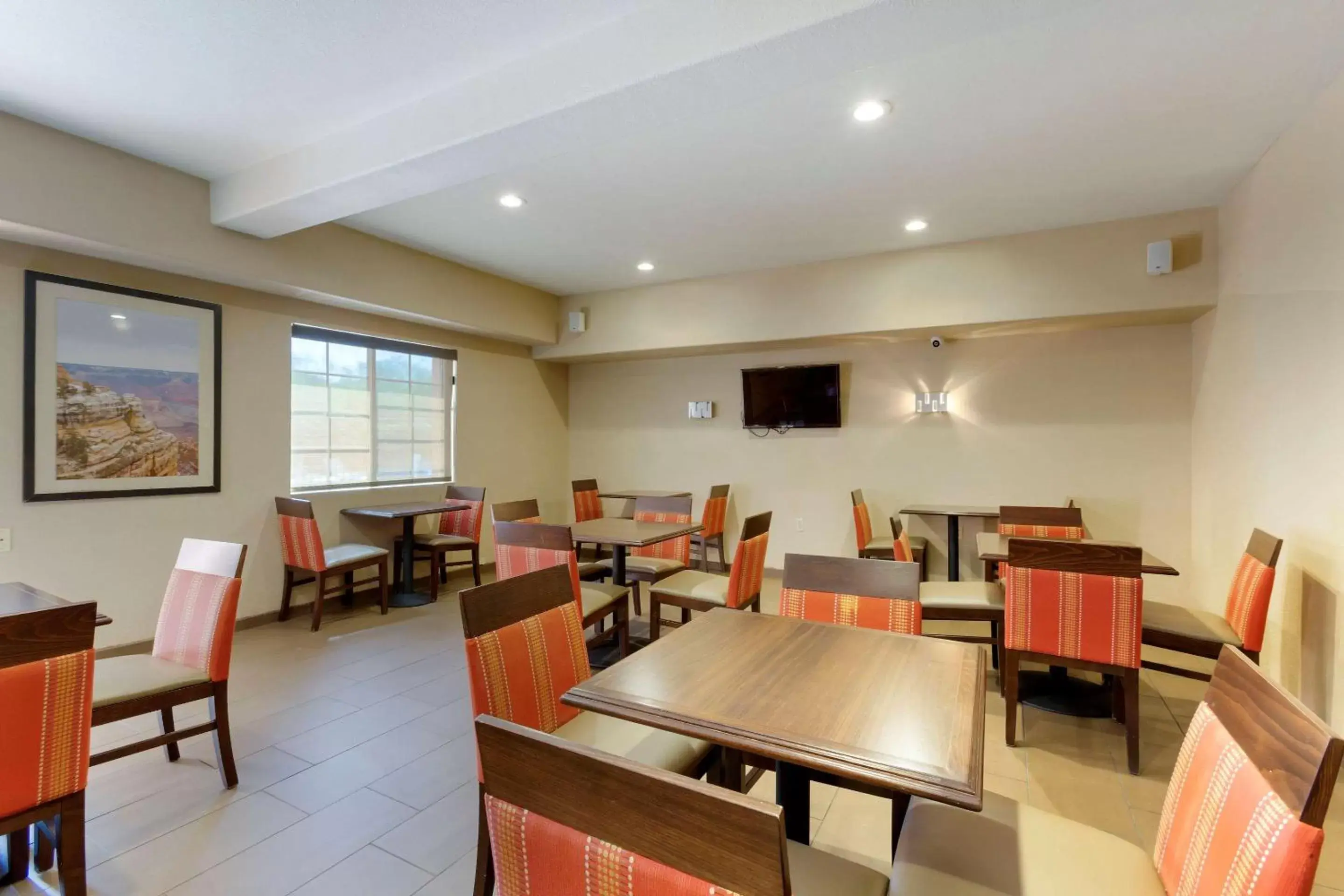 Restaurant/Places to Eat in Comfort Inn & Suites North Glendale and Peoria