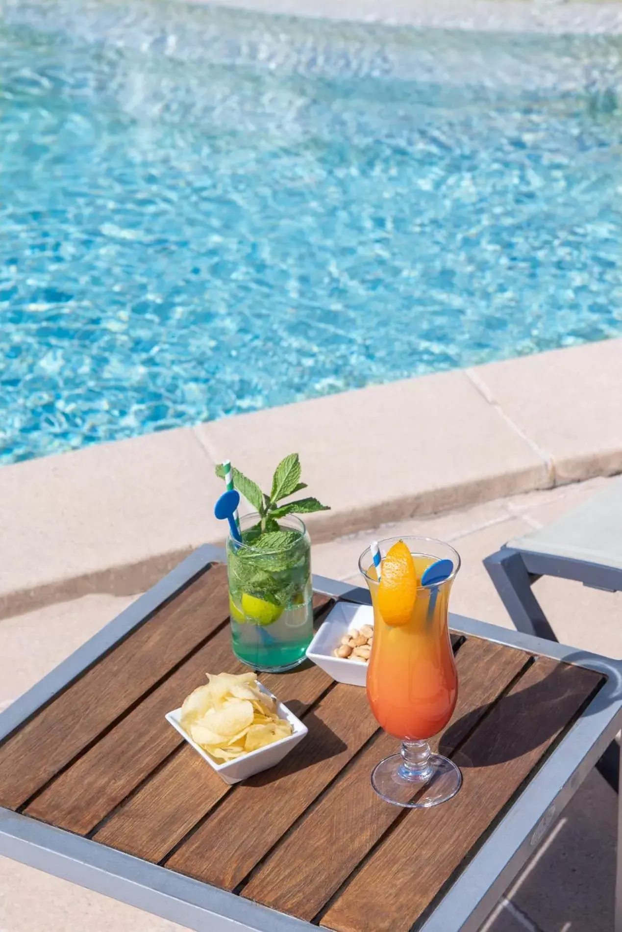 Swimming Pool in Novotel Aix-en-Provence Pont de L'Arc