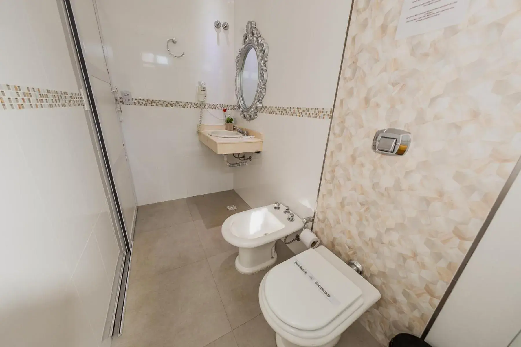 Bathroom in Yvera Cataratas