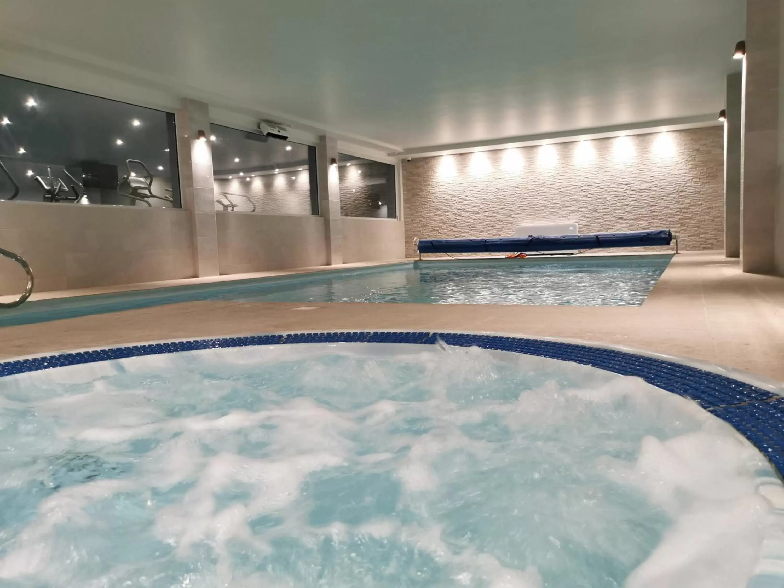 Hot Tub, Swimming Pool in The Beeches Hotel & Leisure Club