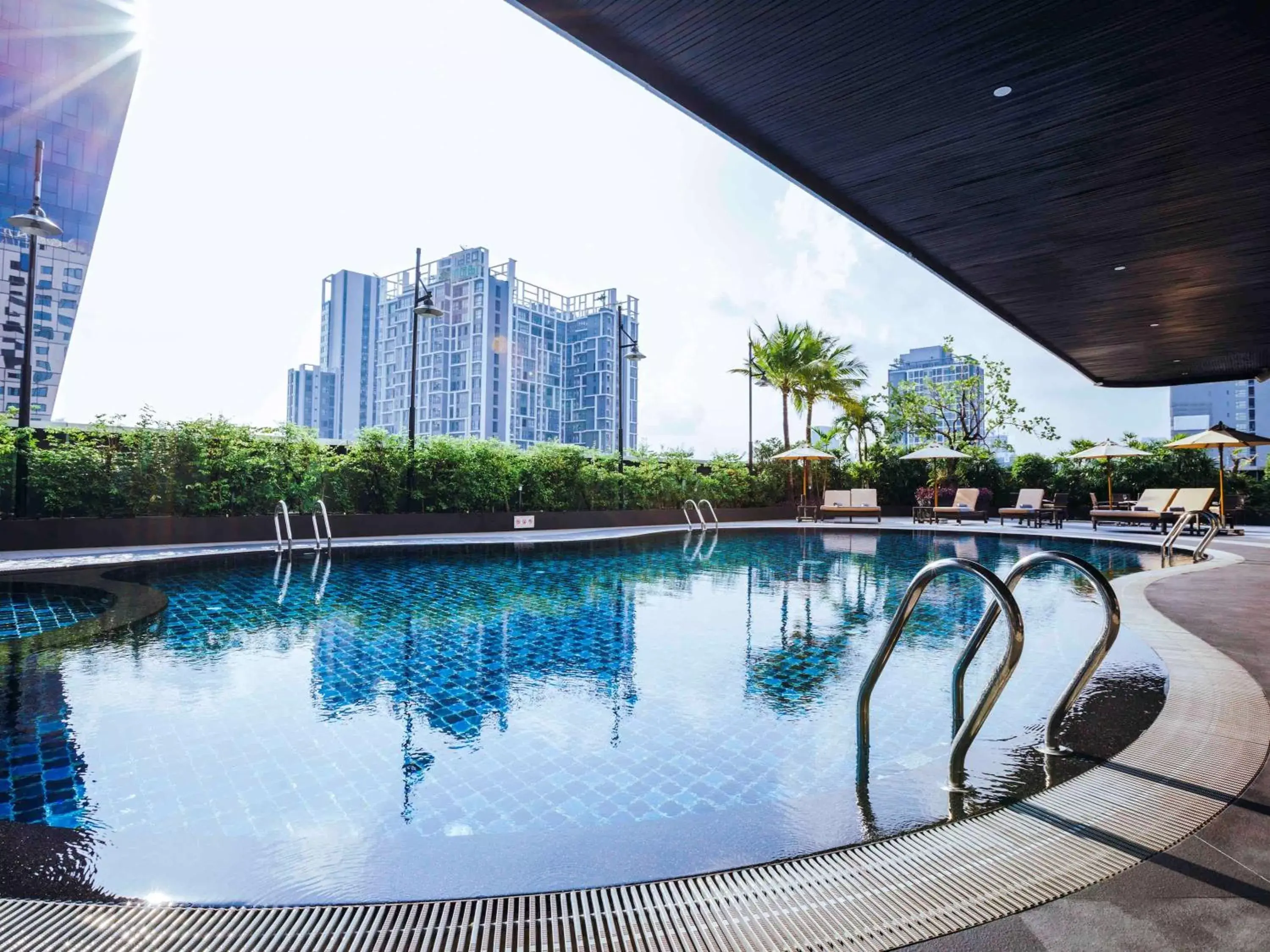 Fitness centre/facilities, Swimming Pool in Grand Fortune Hotel Bangkok - SHA Extra Plus