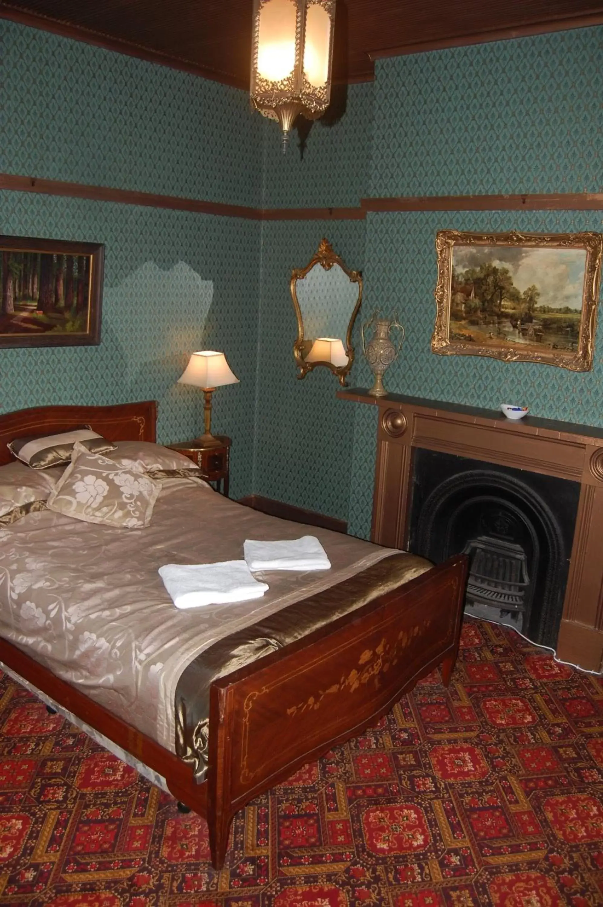 Bed in Shakespeare Hotel