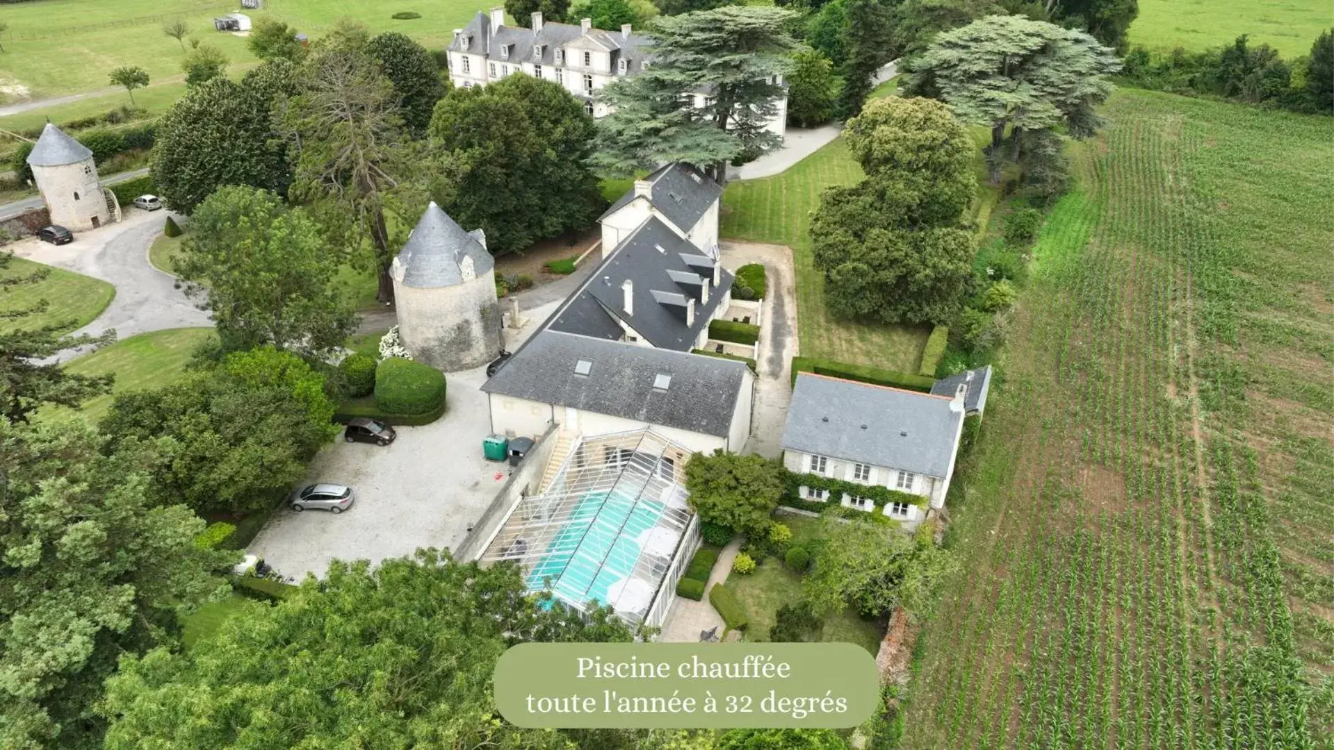 Bird's-eye View in Grand Hôtel "Château de Sully" - Piscine & Spa