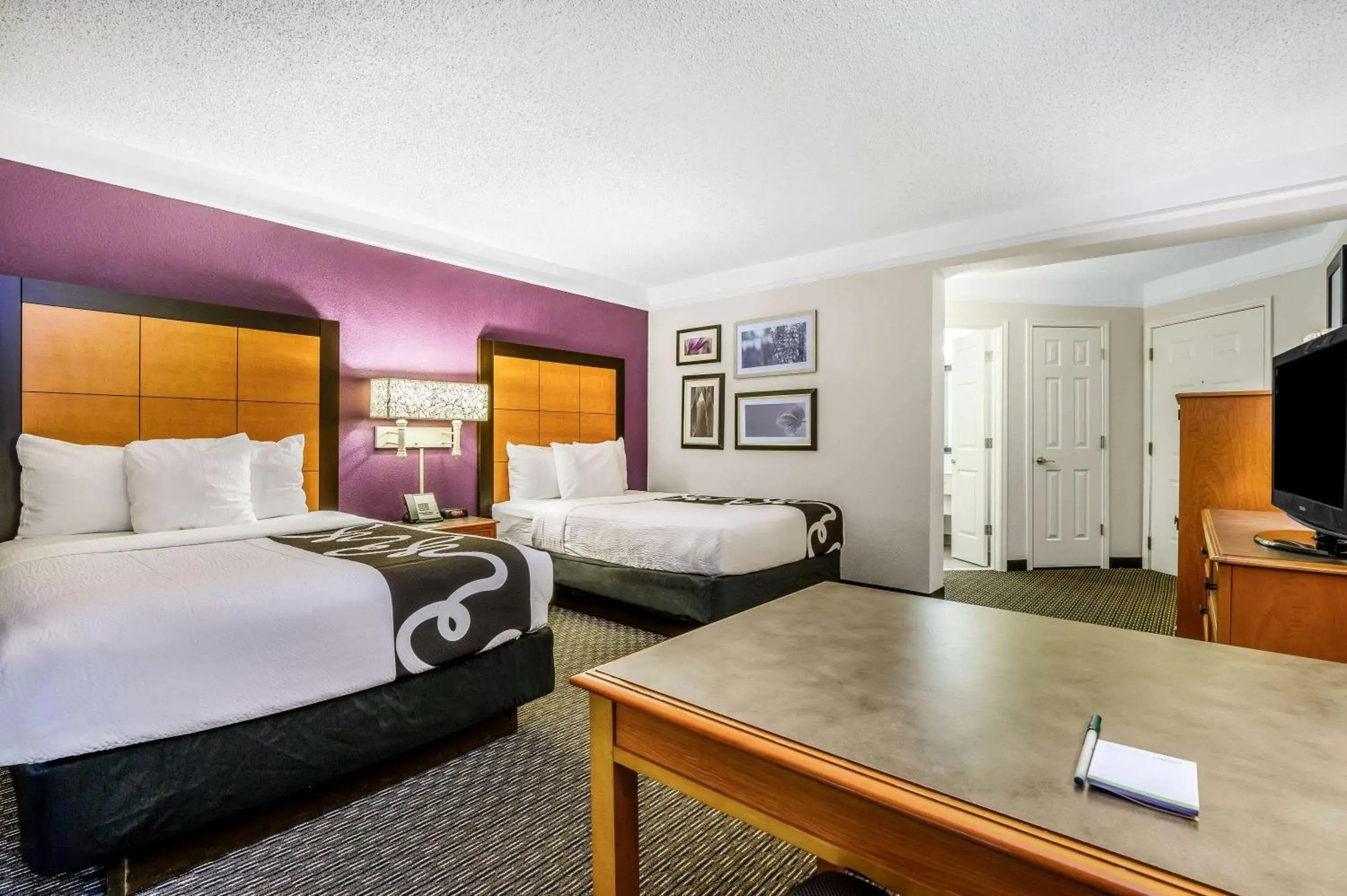 Photo of the whole room, Bed in La Quinta by Wyndham Myrtle Beach Broadway Area