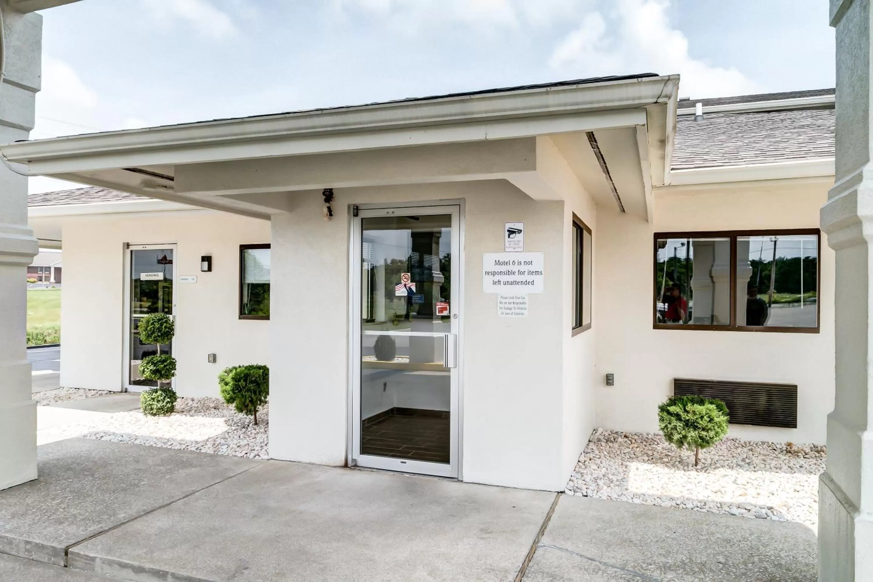 Property building in Motel 6-Berea, KY