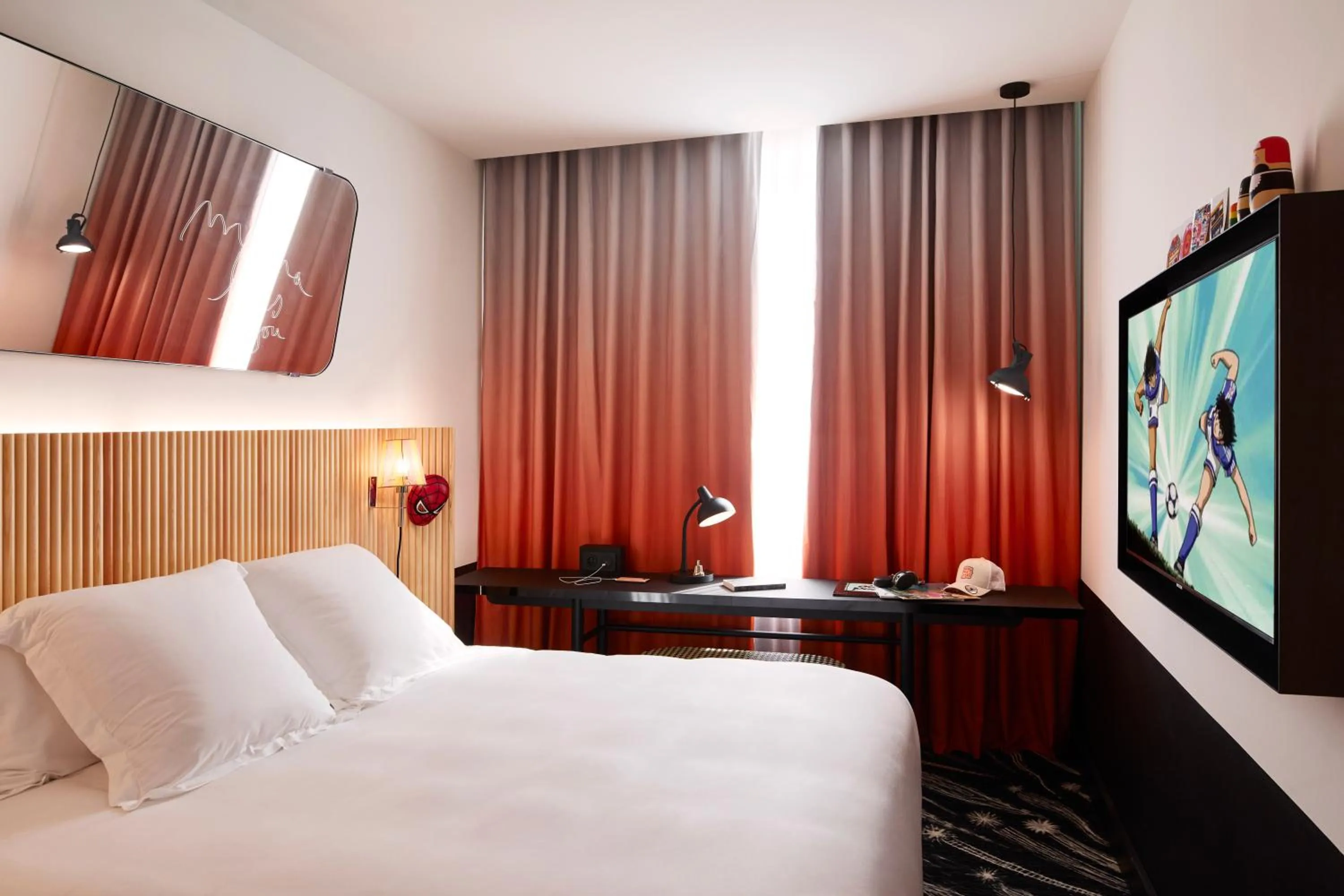 Bed in Mama Shelter Paris La Défense