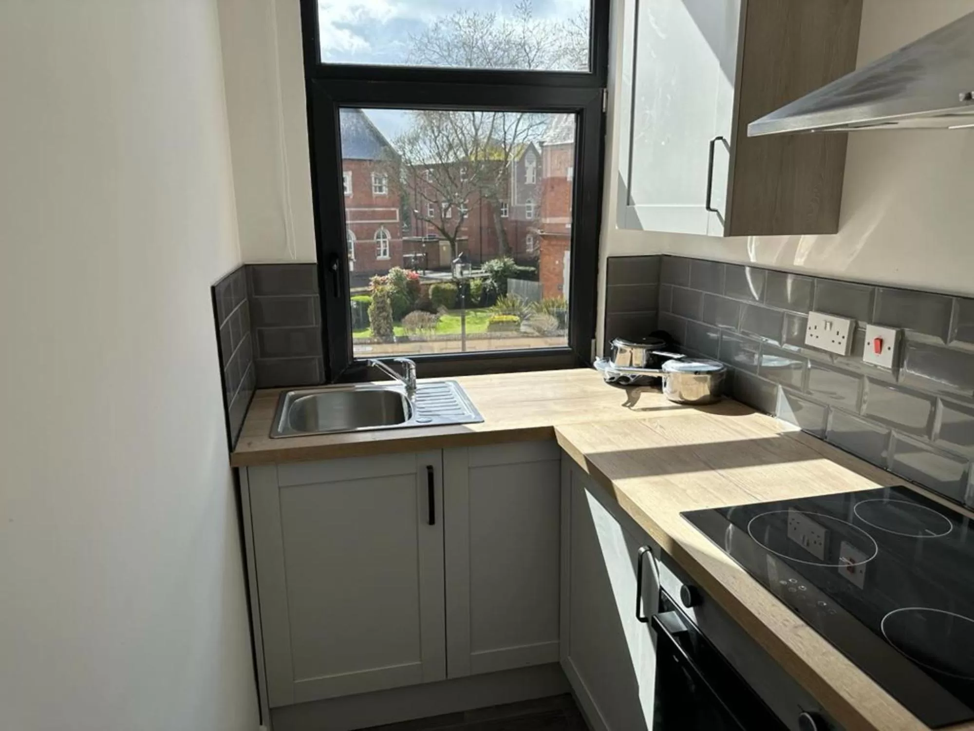 Kitchen/Kitchenette in The Fishpond - Premier Nottingham Studios