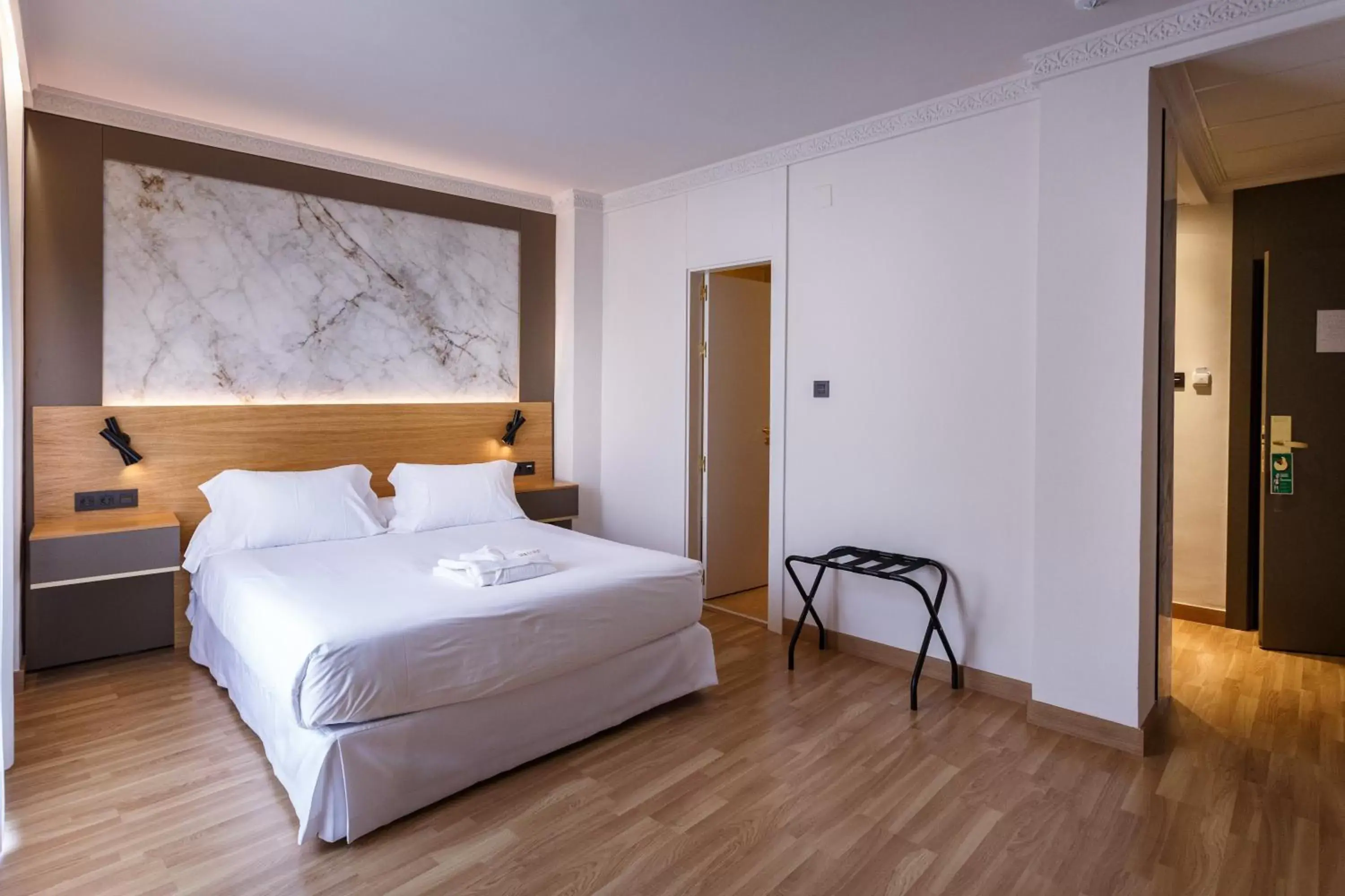 Bedroom, Bed in Hotel Dauro Premier