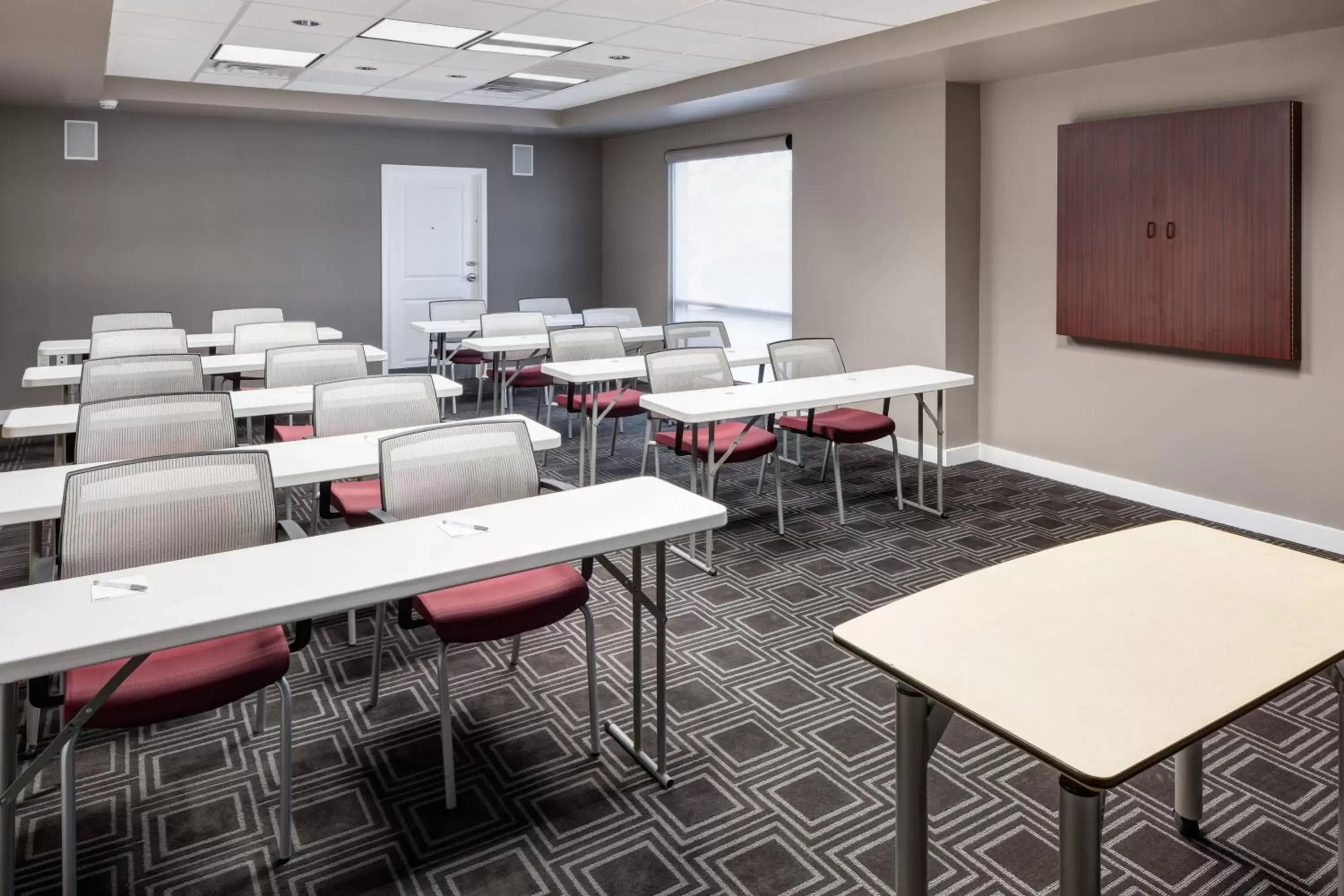 Meeting/conference room in TownePlace Suites Columbia Southeast / Fort Jackson