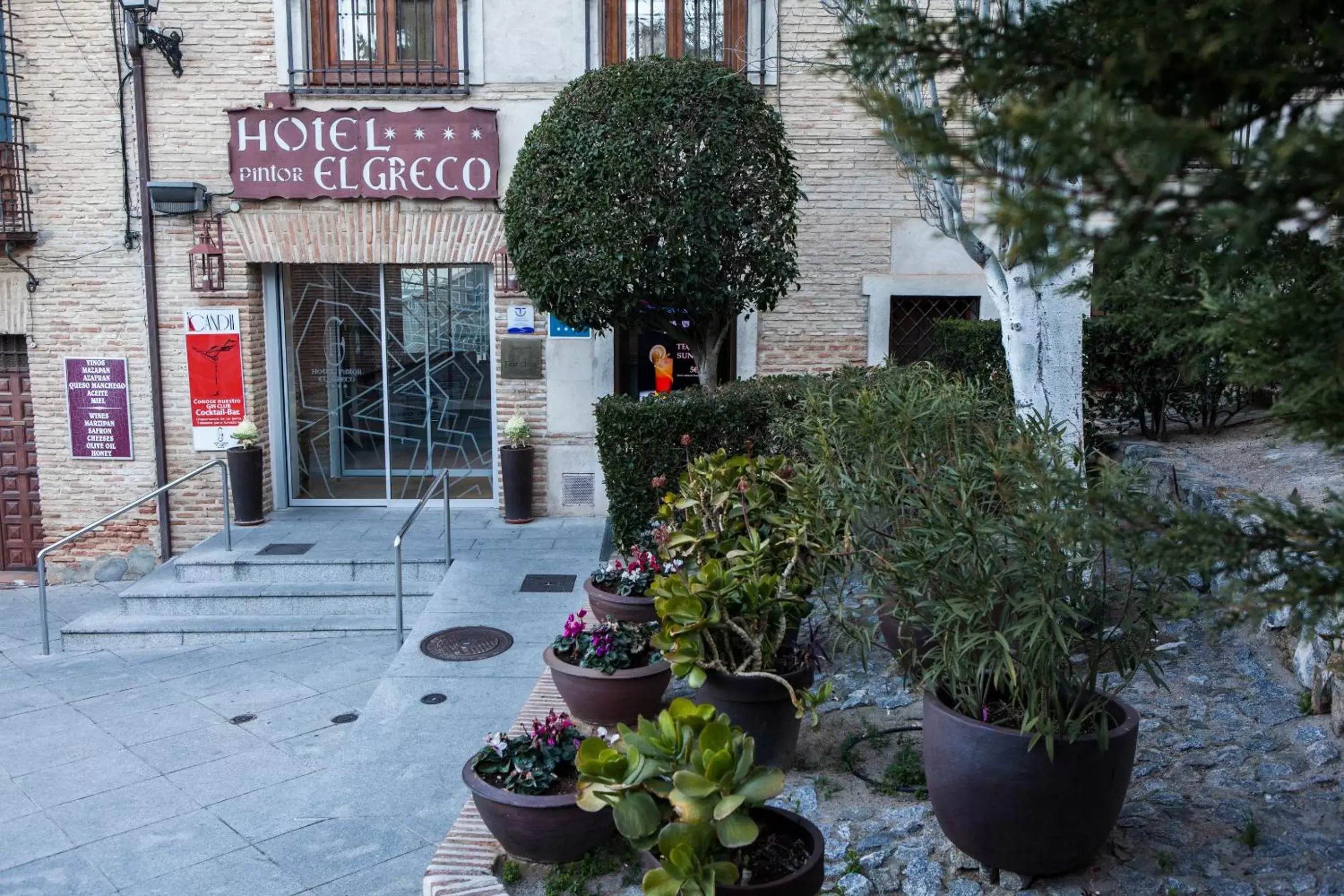 Facade/entrance in Hotel Pintor El Greco