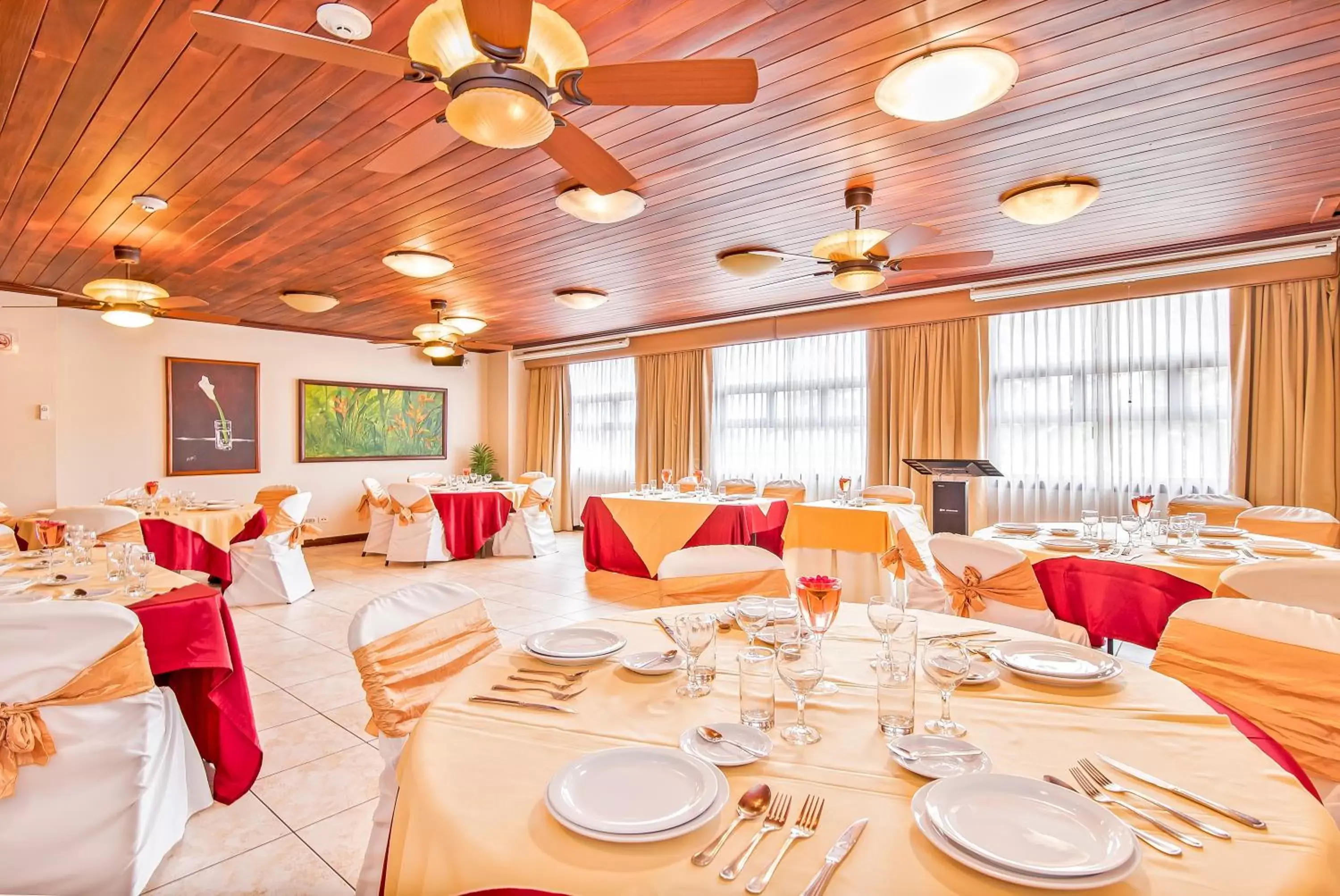 Lounge or bar, Restaurant/Places to Eat in Hotel Casa Roland San Jose