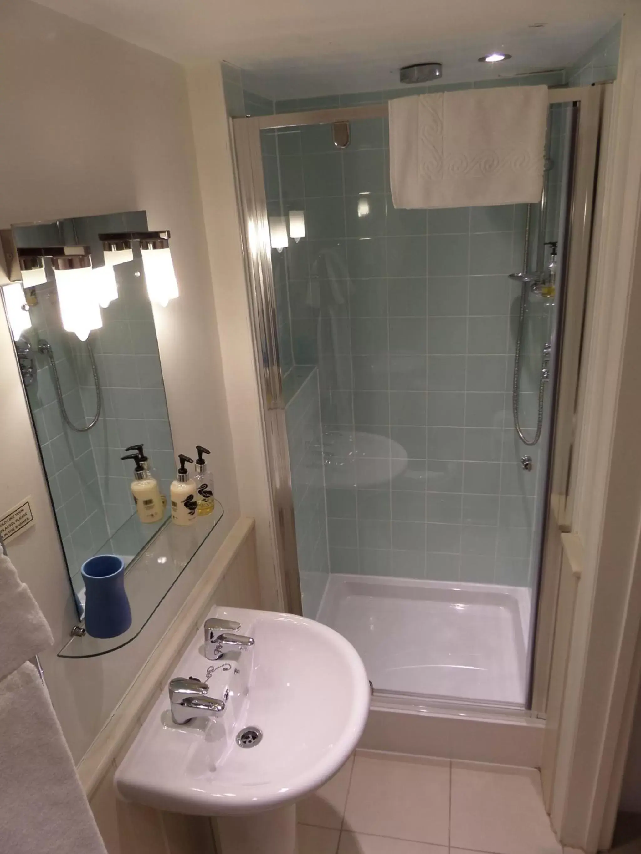 Small Double Room in The Maltsters Arms Small Double Room in The Maltsters Arms