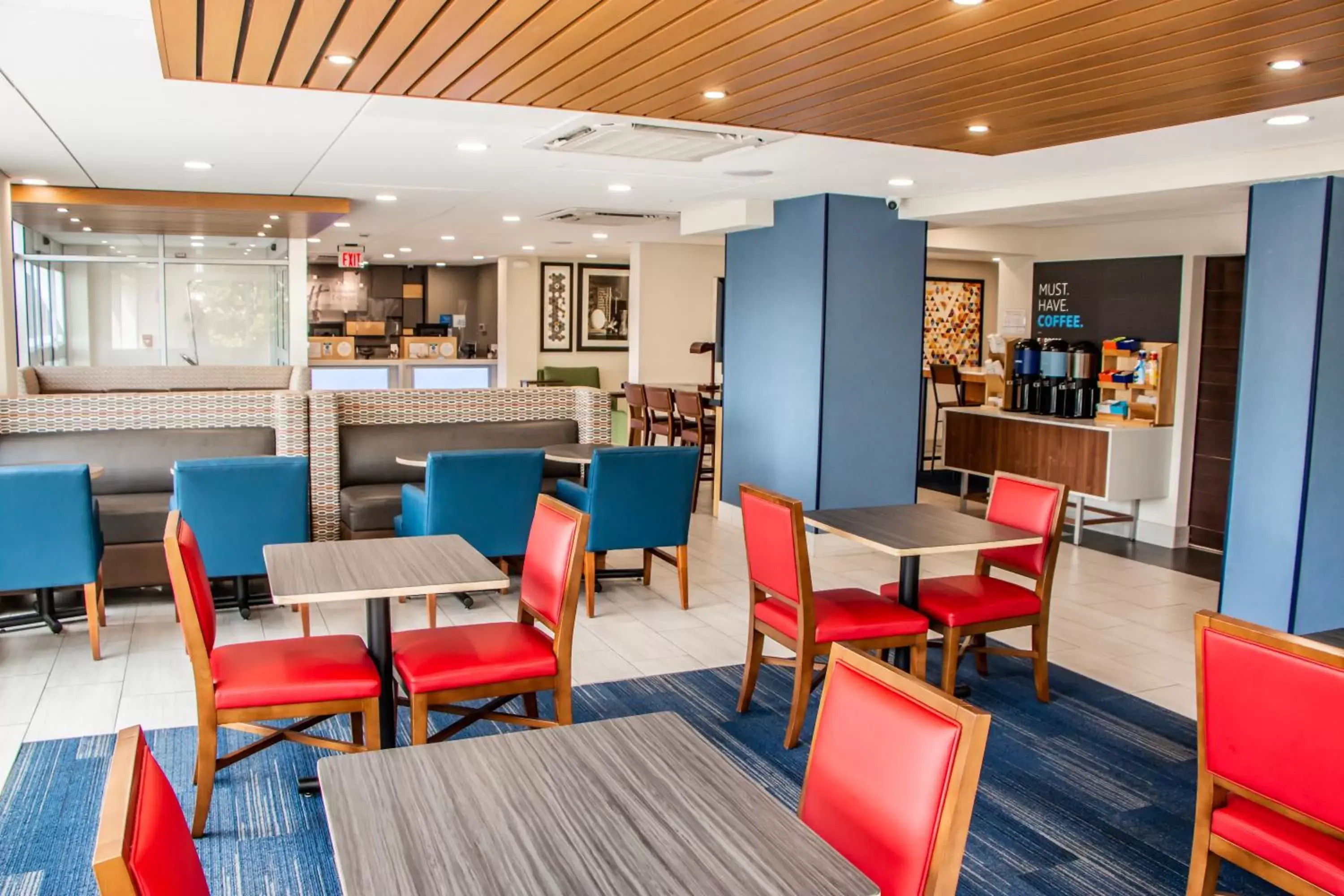 Breakfast, Restaurant/Places to Eat in Holiday Inn Express - Allentown North, an IHG Hotel