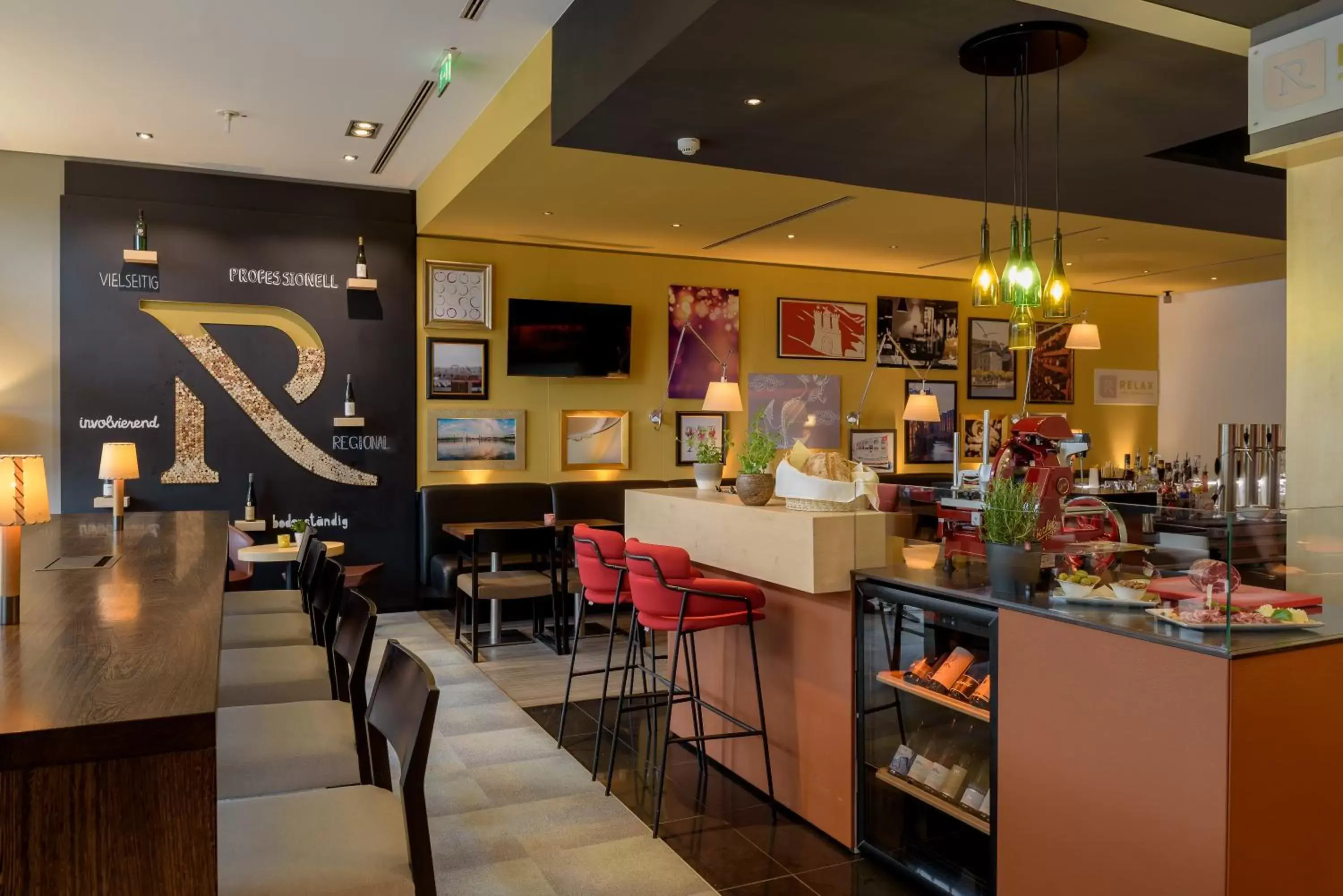 Lounge or bar, Restaurant/Places to Eat in Mercure Hotel Hamburg Mitte