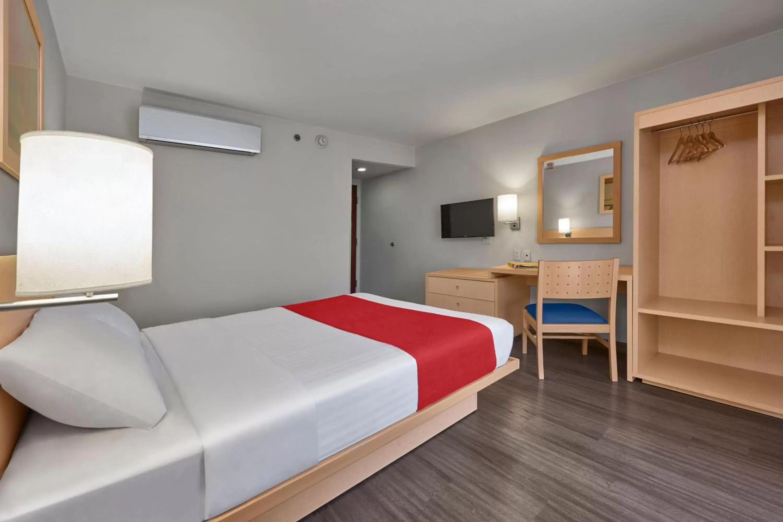 Photo of the whole room, Bed in City Express by Marriott Silao Aeropuerto