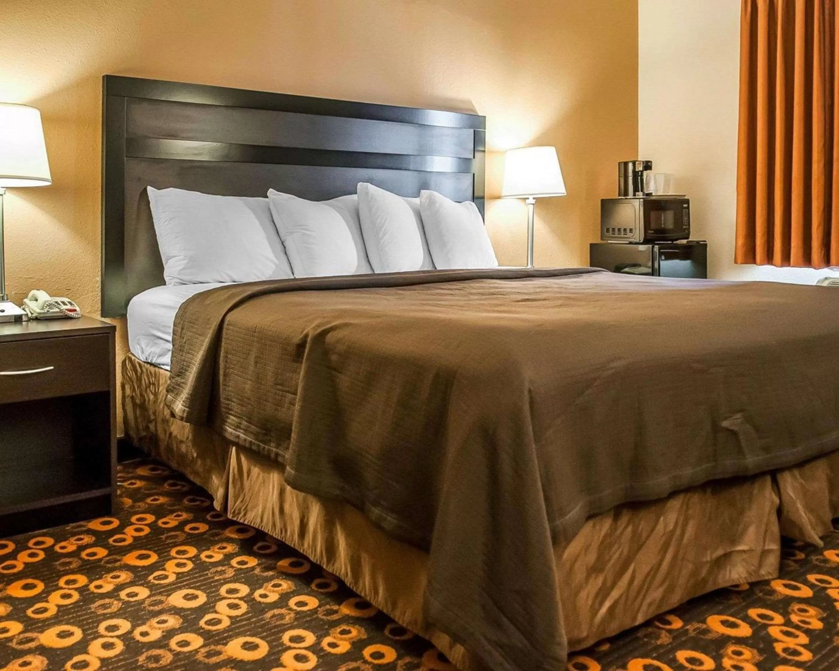 Photo of the whole room in Econo Lodge Inn & Suites Santa Fe South