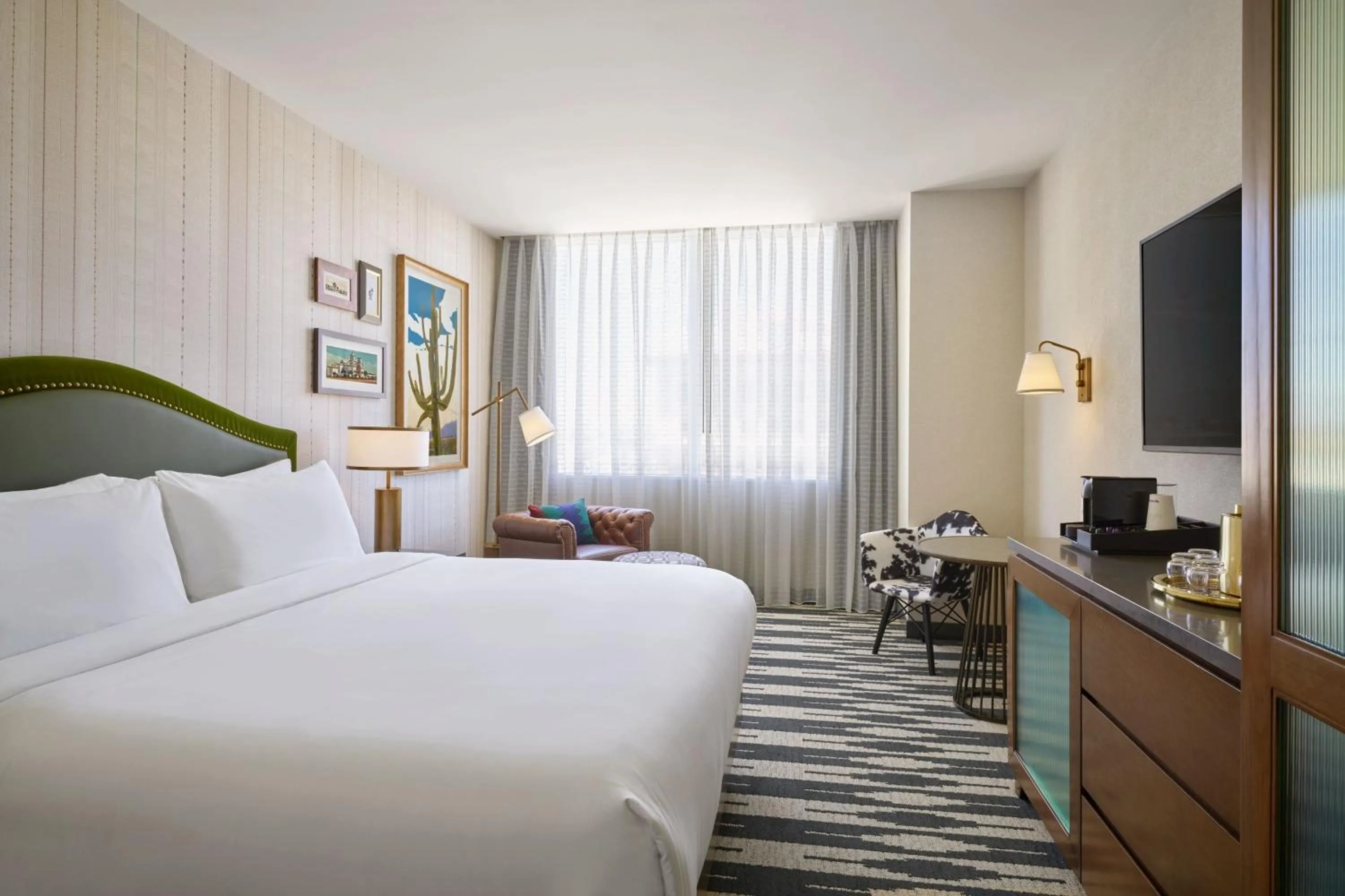 Photo of the whole room, Bed in The Leo Kent Hotel, Tucson, a Tribute Portfolio Hotel