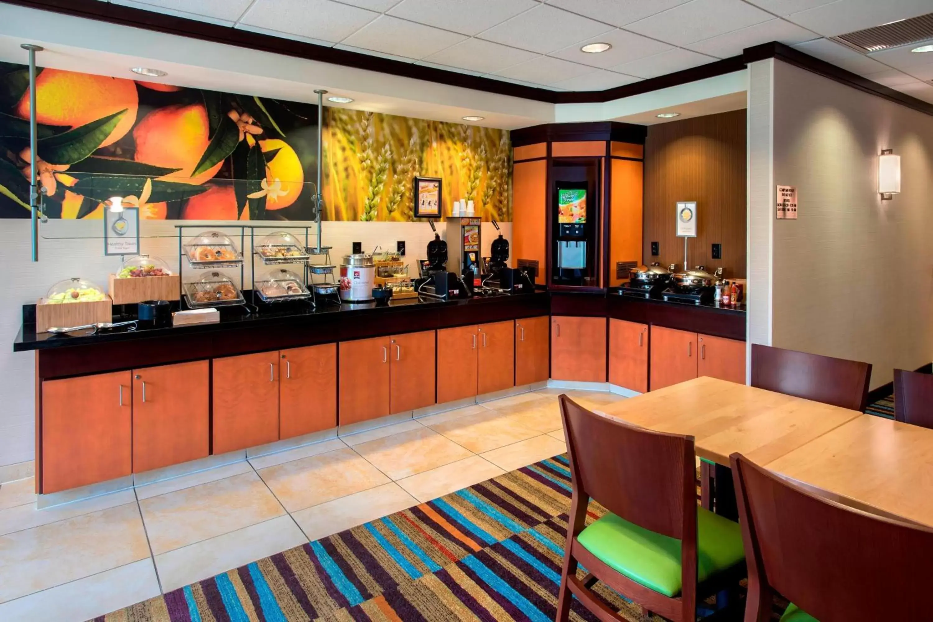 Breakfast, Restaurant/Places to Eat in Fairfield Inn & Suites Verona