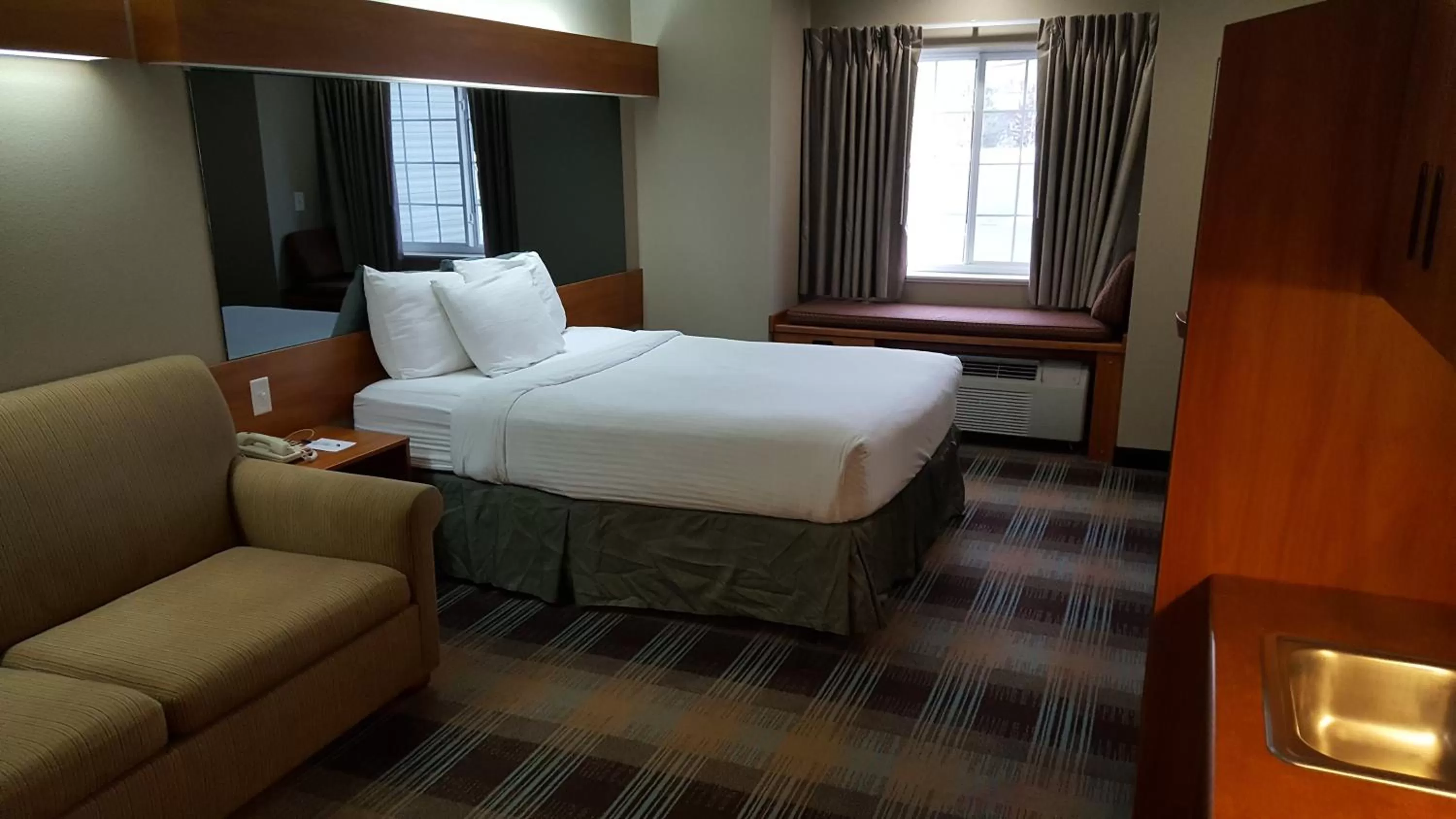 Photo of the whole room, Bed in Microtel Inn & Suites by Wyndham Bozeman