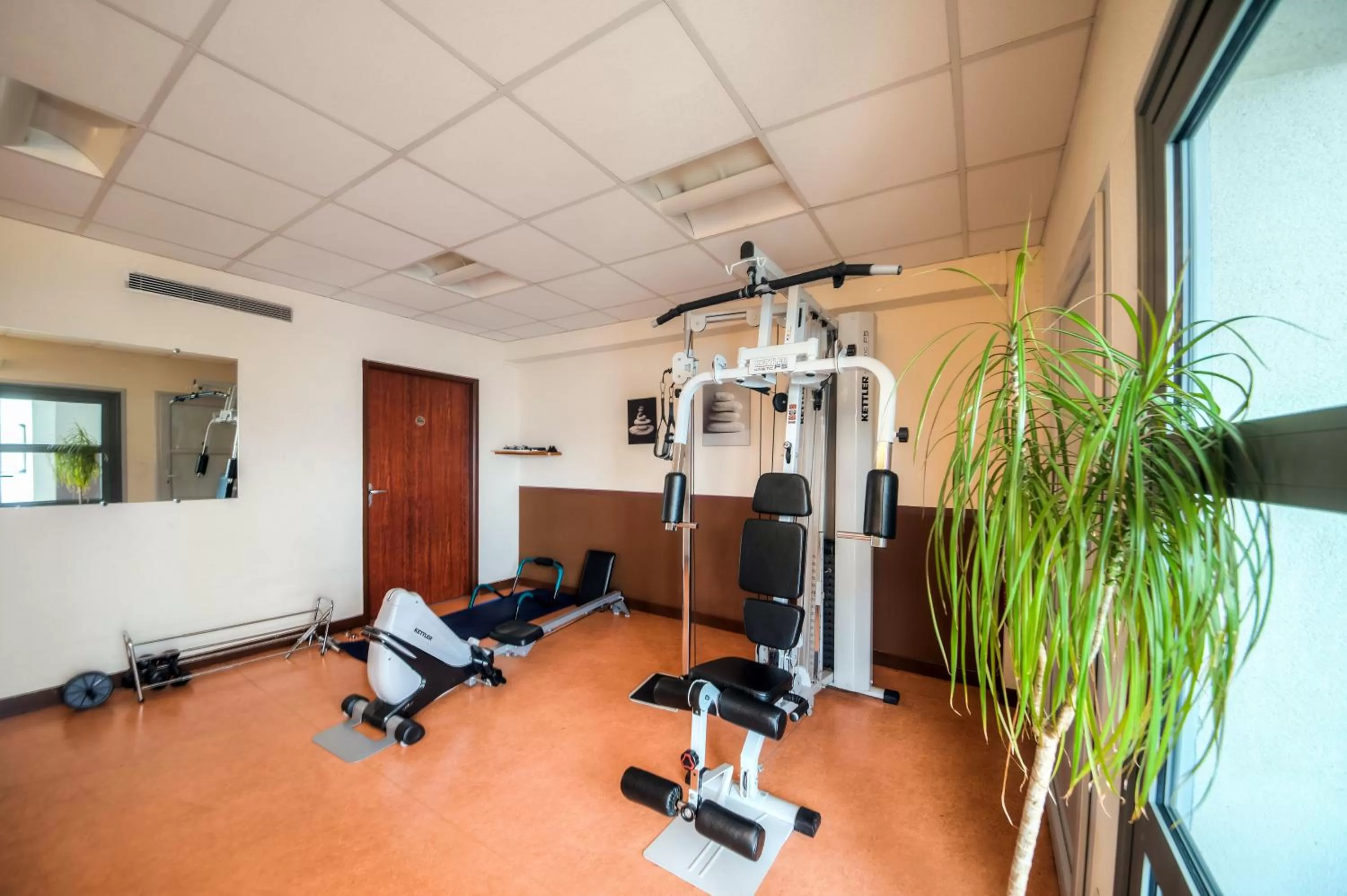 Fitness centre/facilities in Comfort Aparthotel Saint-Nazaire Les Portes de l Ocean