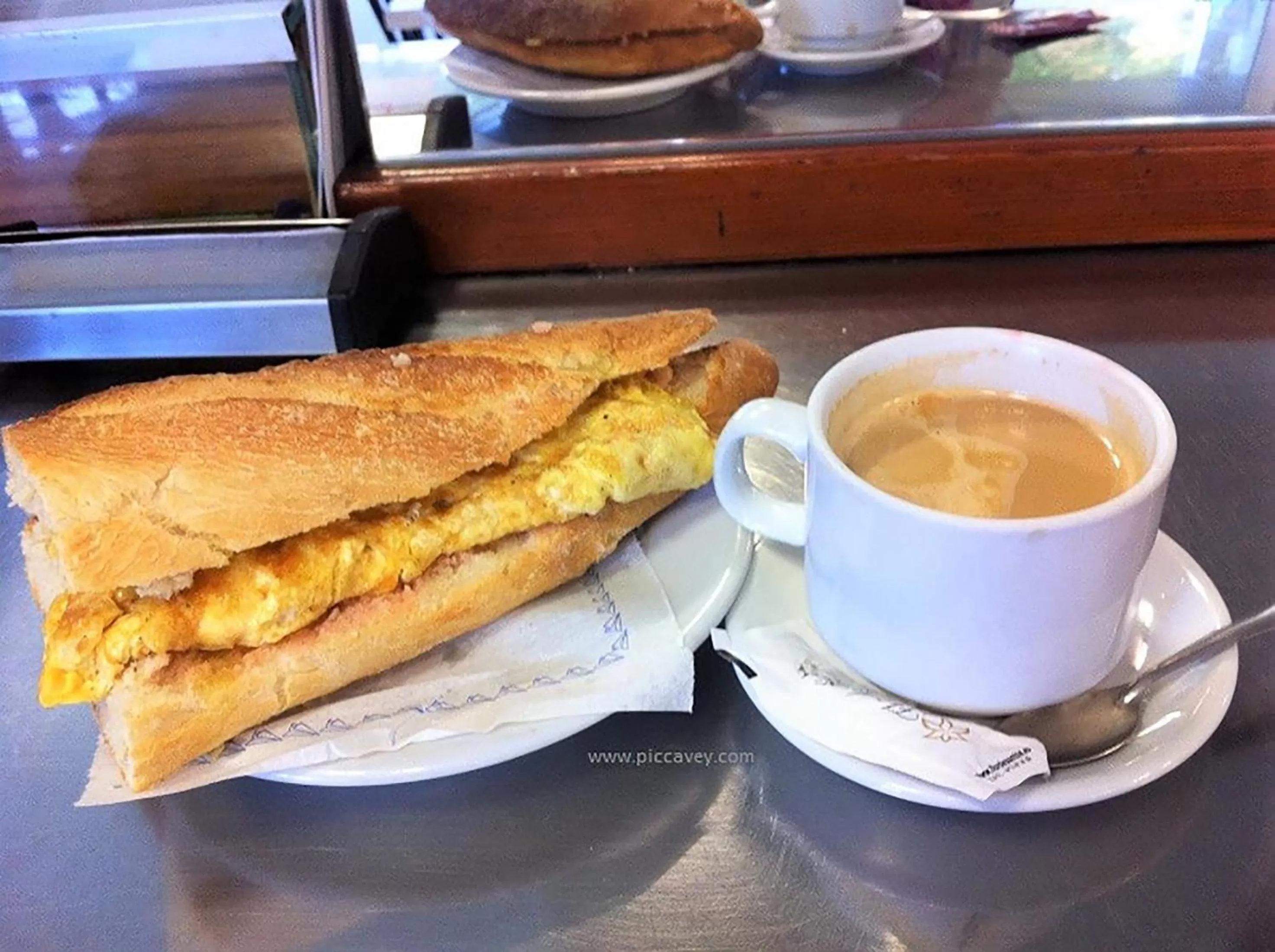 Food in Side Walk Hotel