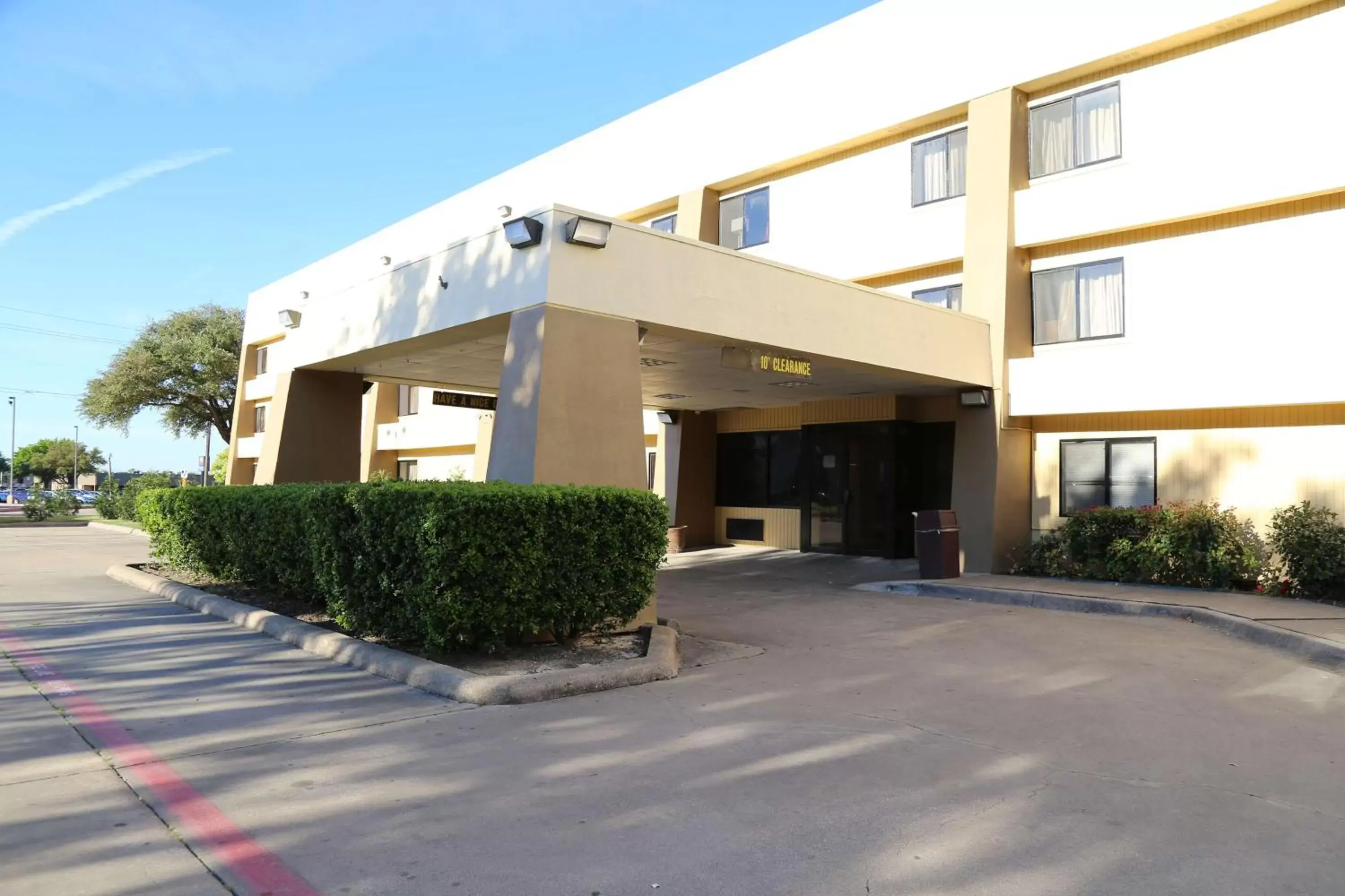 Property building in Baymont by Wyndham Plano Property building in Baymont by Wyndham Plano