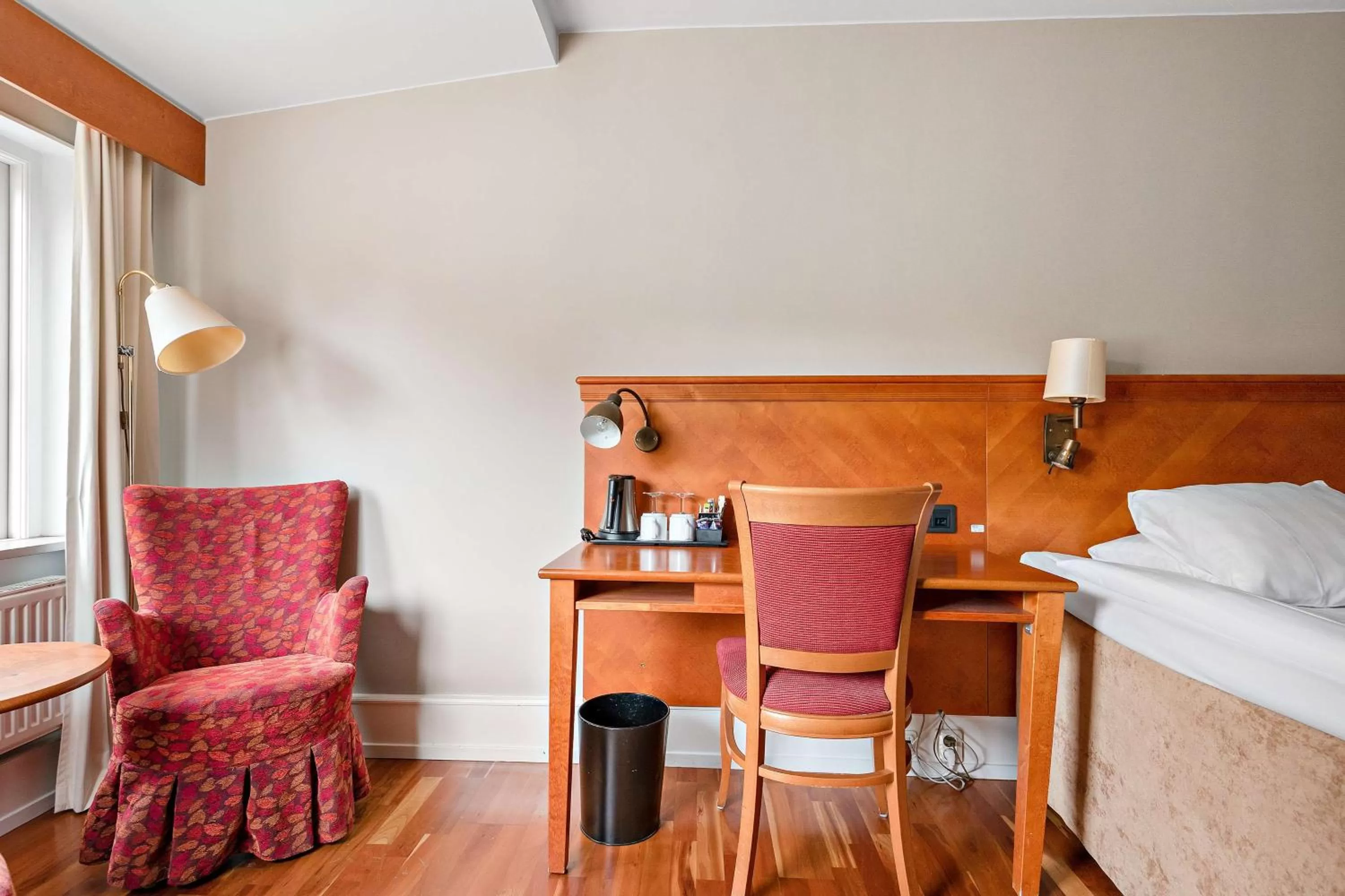 Bedroom, Bed in Best Western Strand Hotel