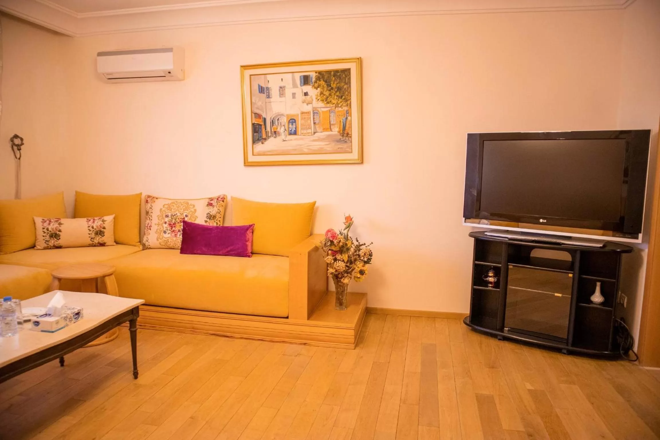 TV and multimedia in Sahara Line Hotel