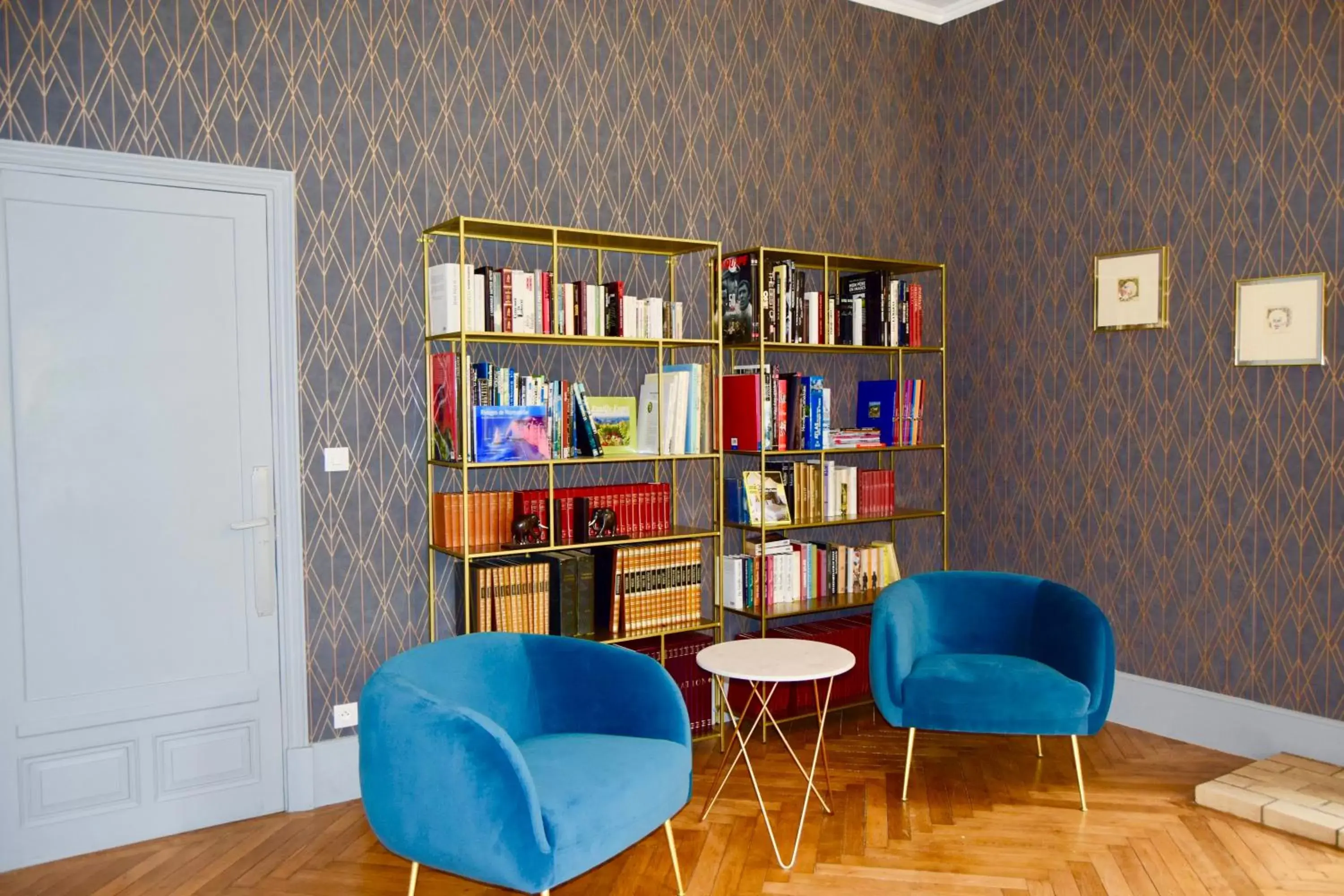 Library in Chambres d'Hôtes Le Clos des Marronniers