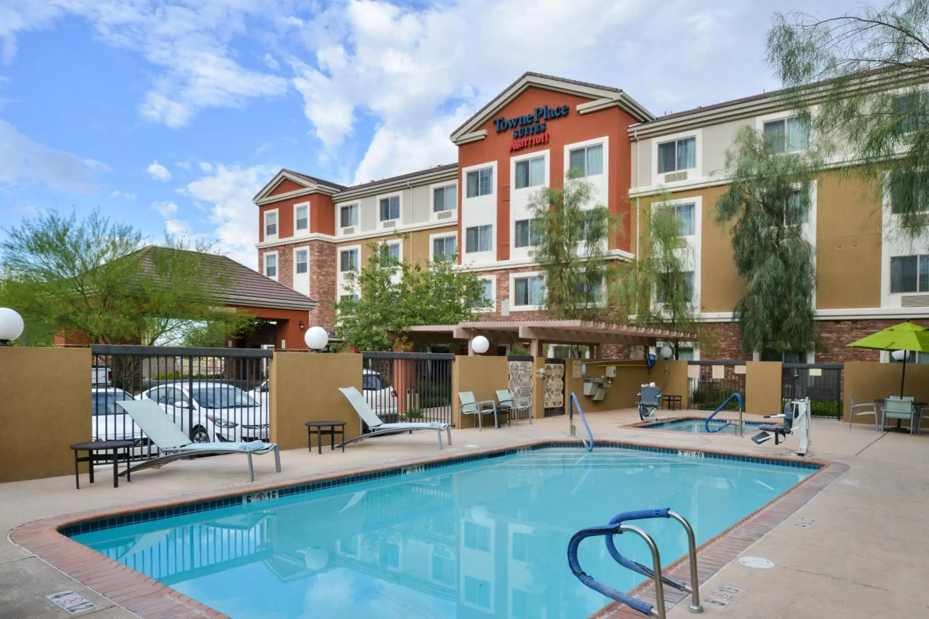 Swimming pool, Property Building in TownePlace Suites by Marriott Las Vegas Henderson