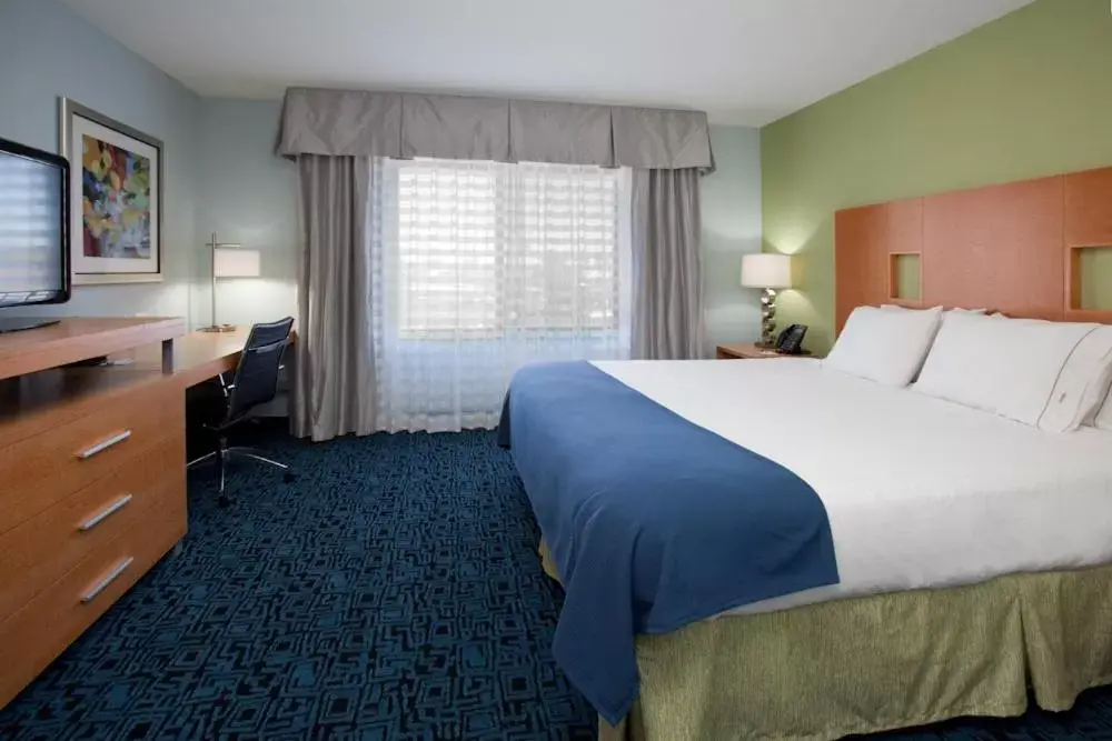 Bedroom, Bed in Holiday Inn Express Hotel & Suites Rock Springs Green River, an IHG Hotel