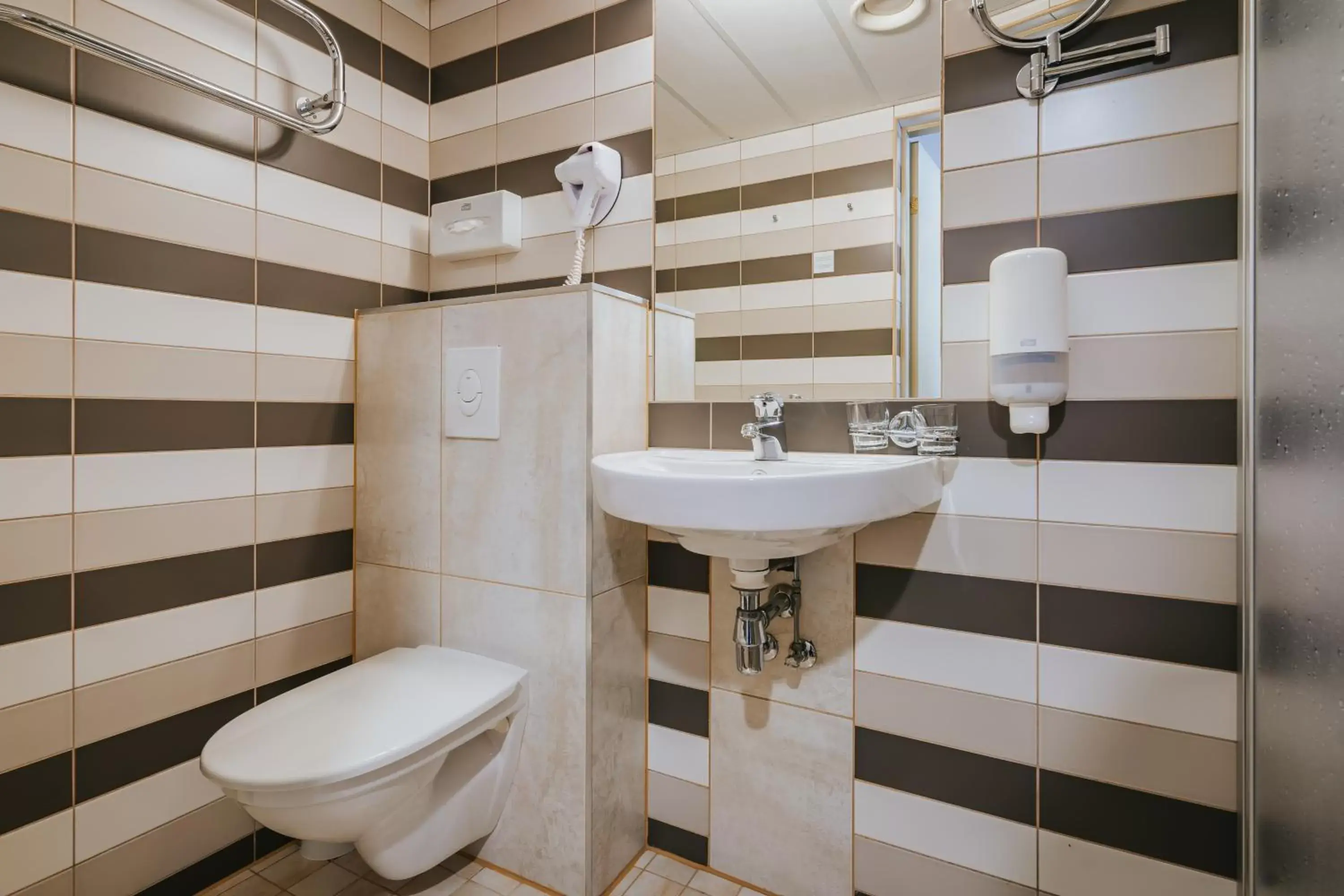 Shower, Bathroom in Hestia Hotel Strand