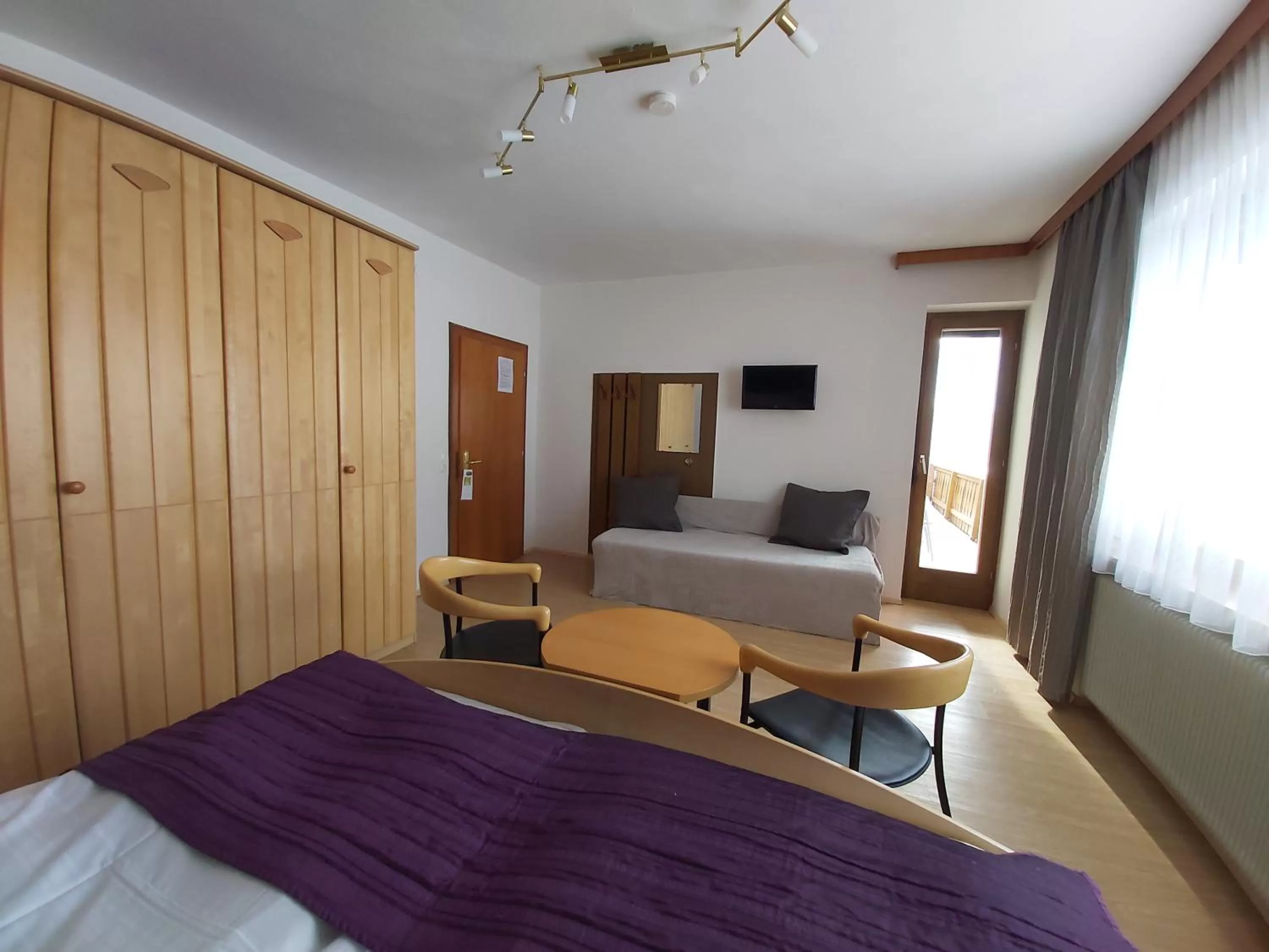 Balcony/Terrace, Bed in B&B Pension Karlsdorfer Hof