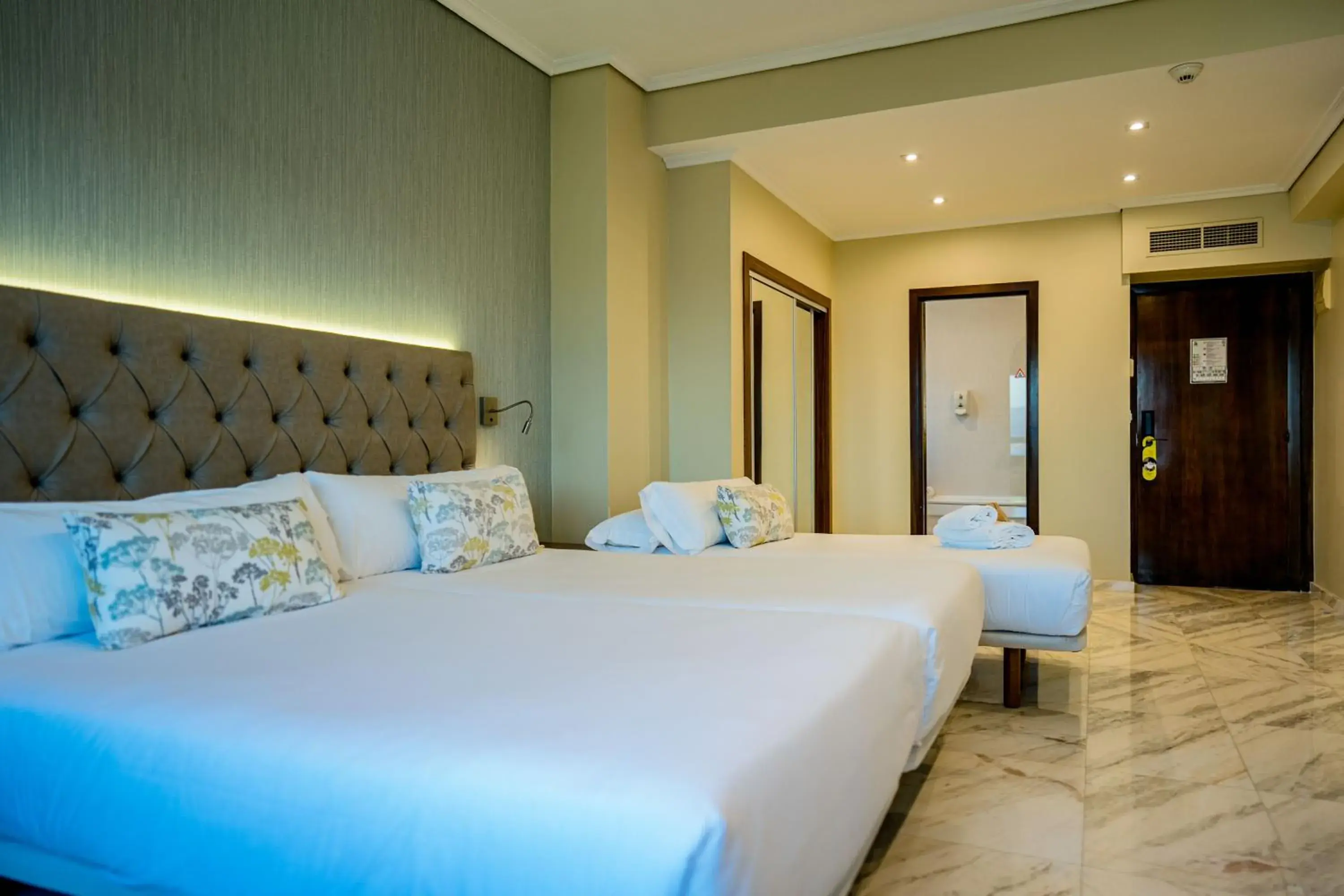 Bedroom, Bed in Sercotel Hotel Bahia de Vigo