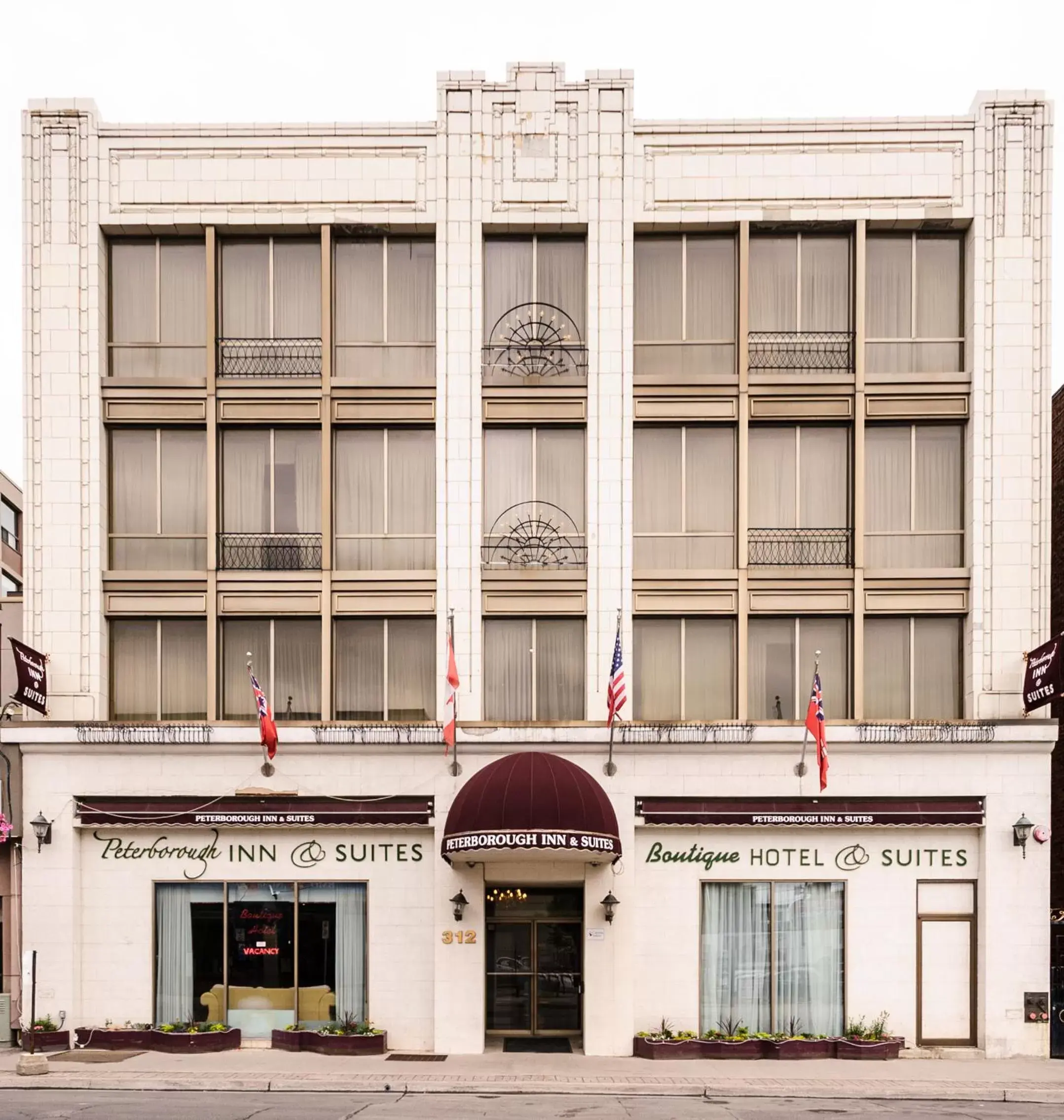 Facade/entrance, Property Building in Peterborough Inn and Suites Hotel