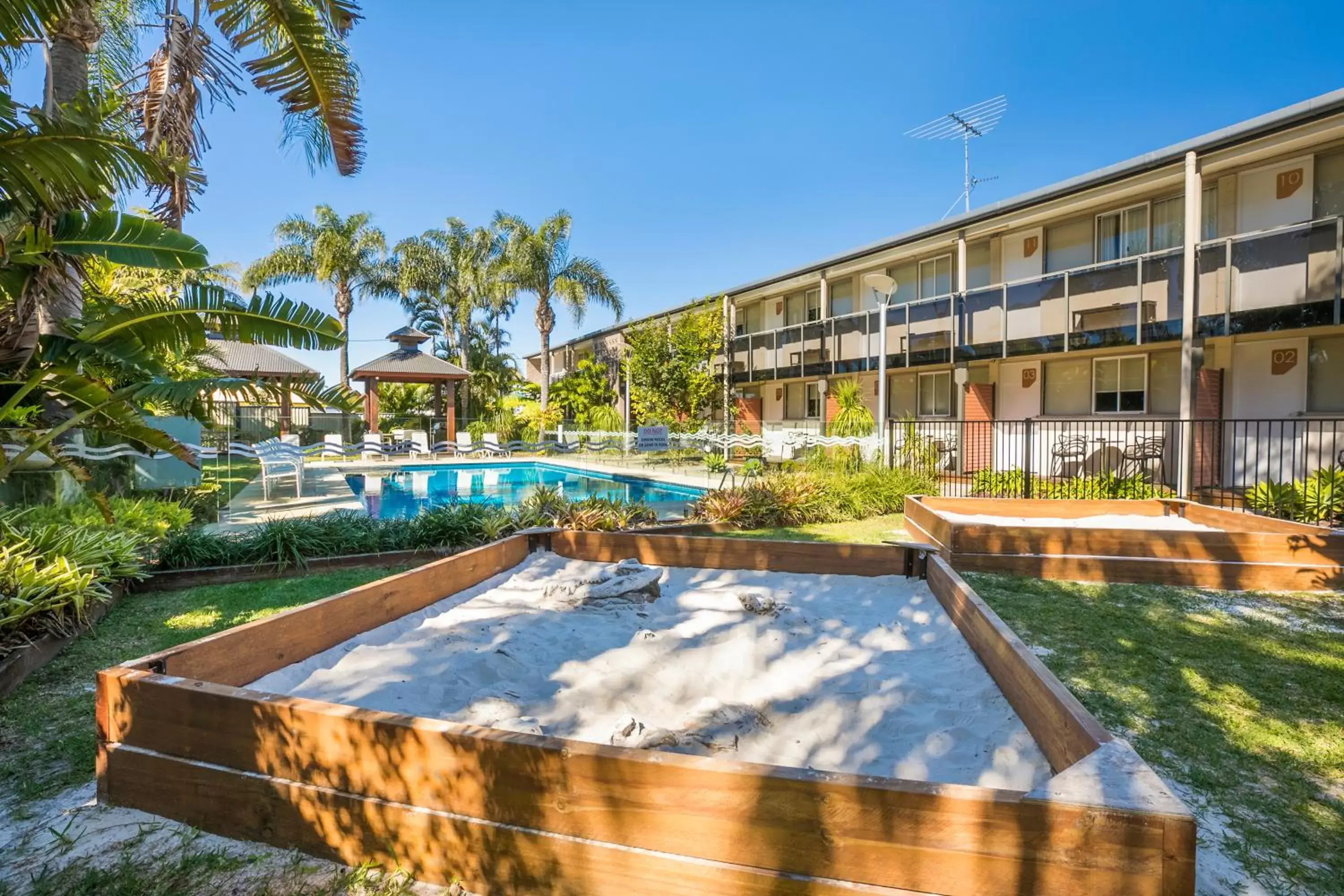 Area and facilities, Swimming Pool in Nightcap at Golden Beach Tavern