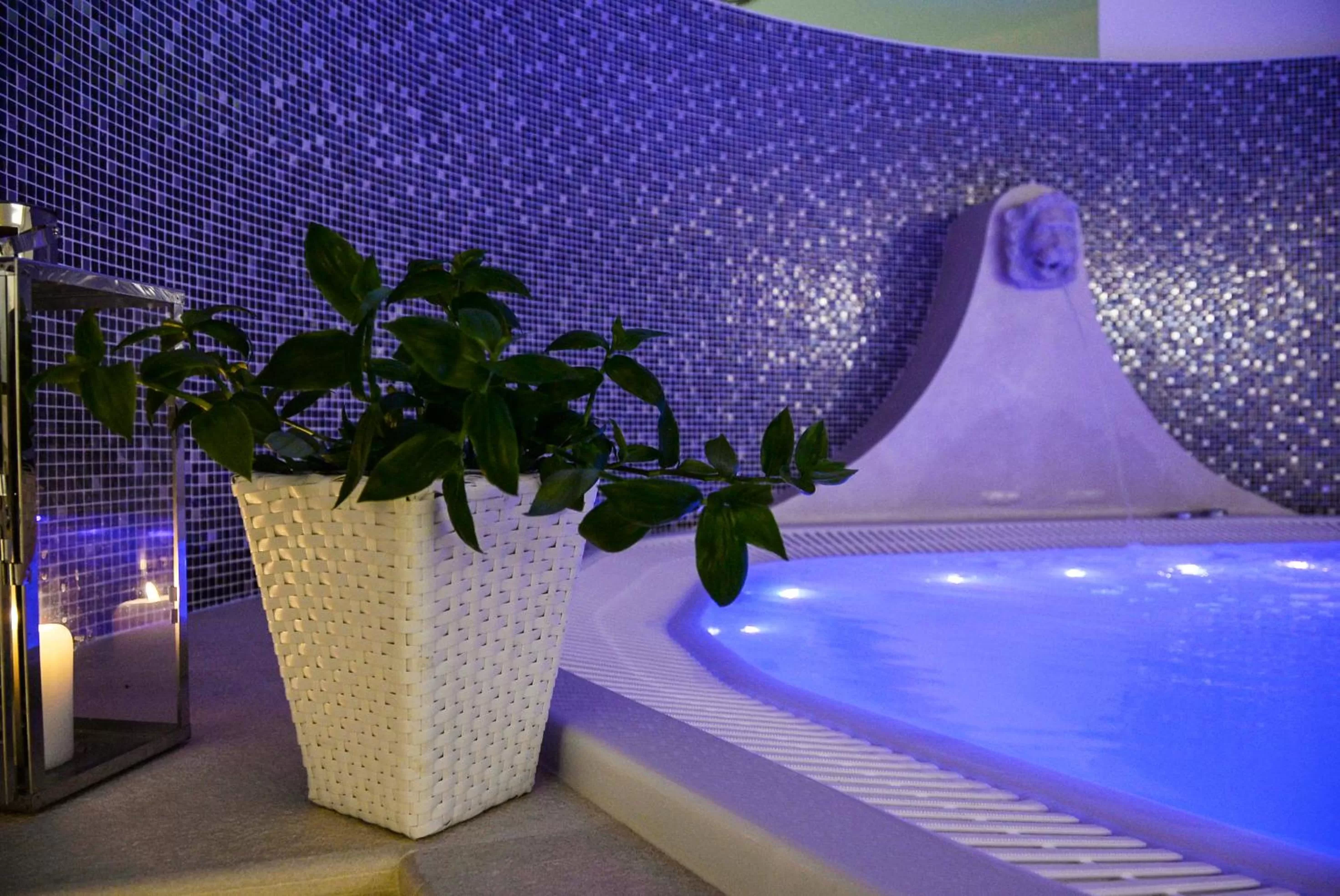 Spa and wellness centre/facilities in OSTUNI PALACE - Hotel Bistrot &amp; SPA