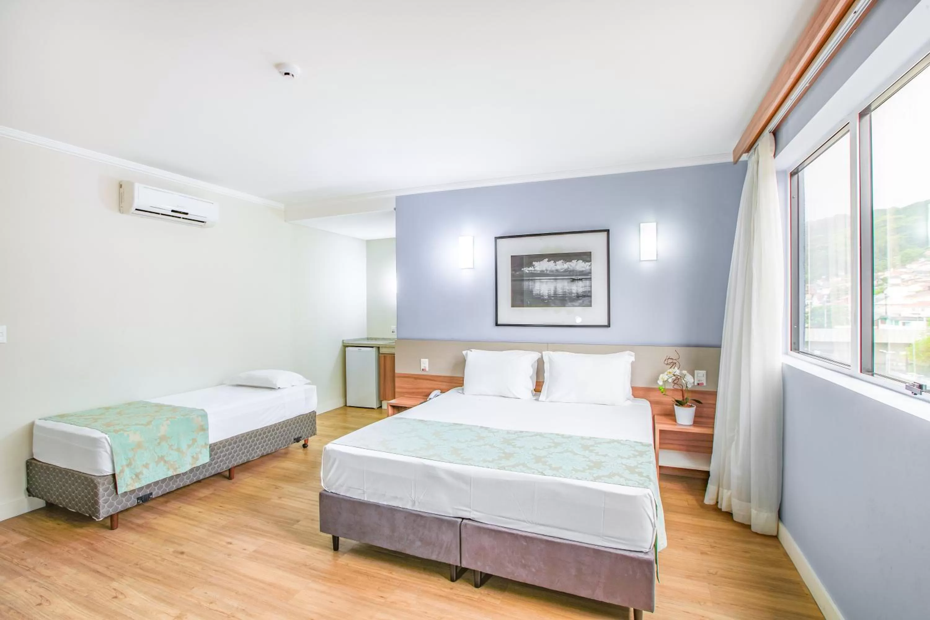 Photo of the whole room, Bed in Iate Hotel Centro Florianópolis